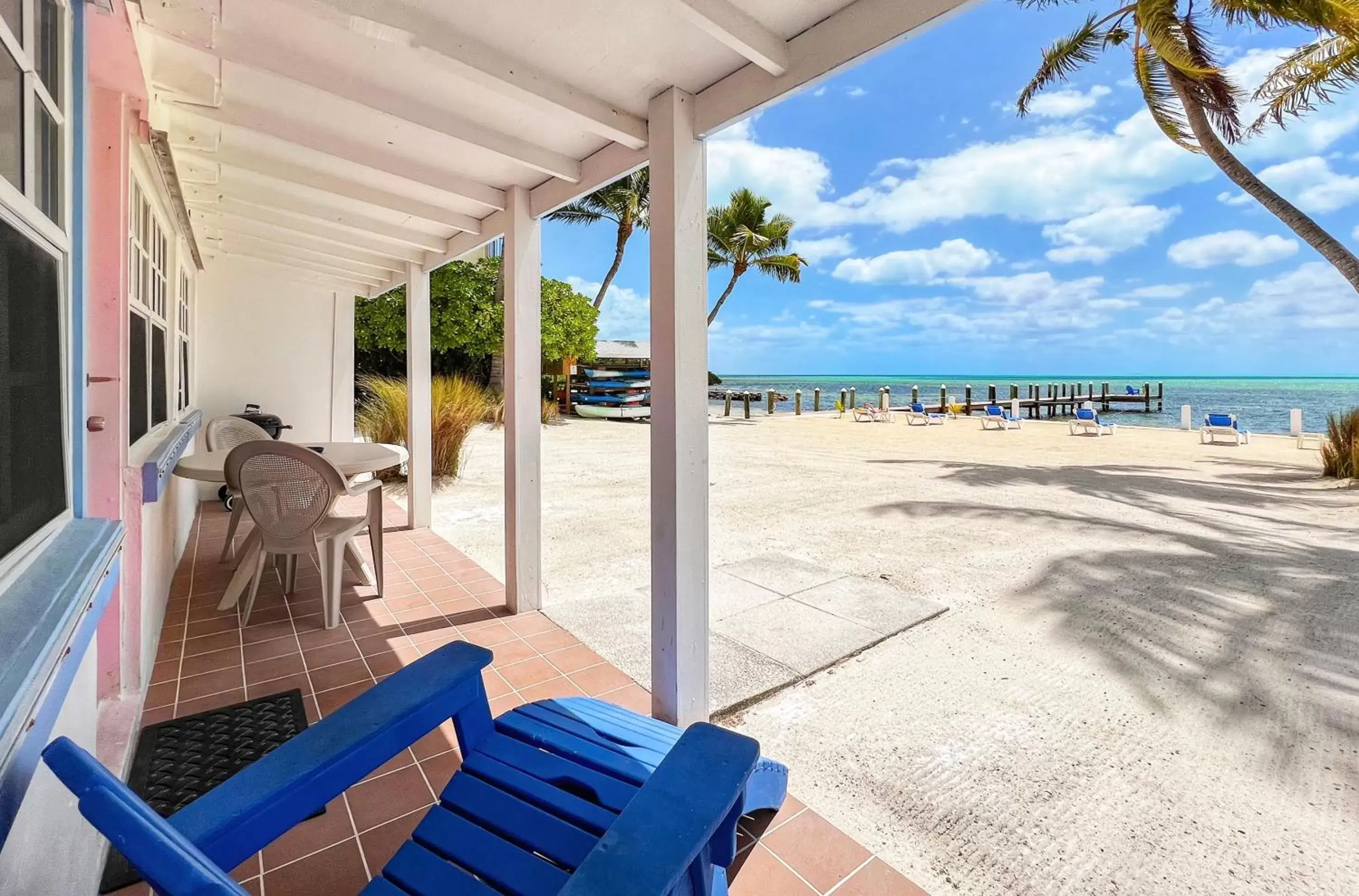 Balcony/Terrace, Beach in Pines & Palms Resort