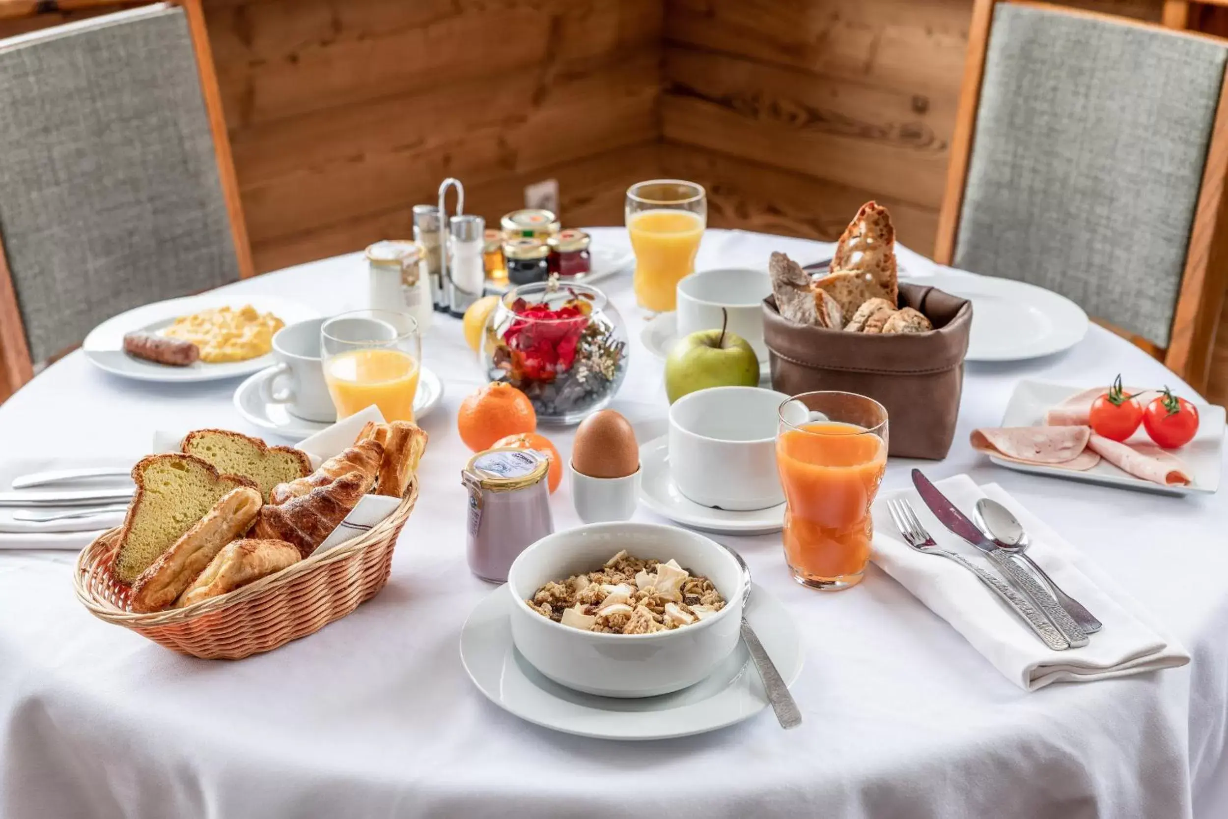 Food and drinks, Breakfast in Hotel Les Arolles