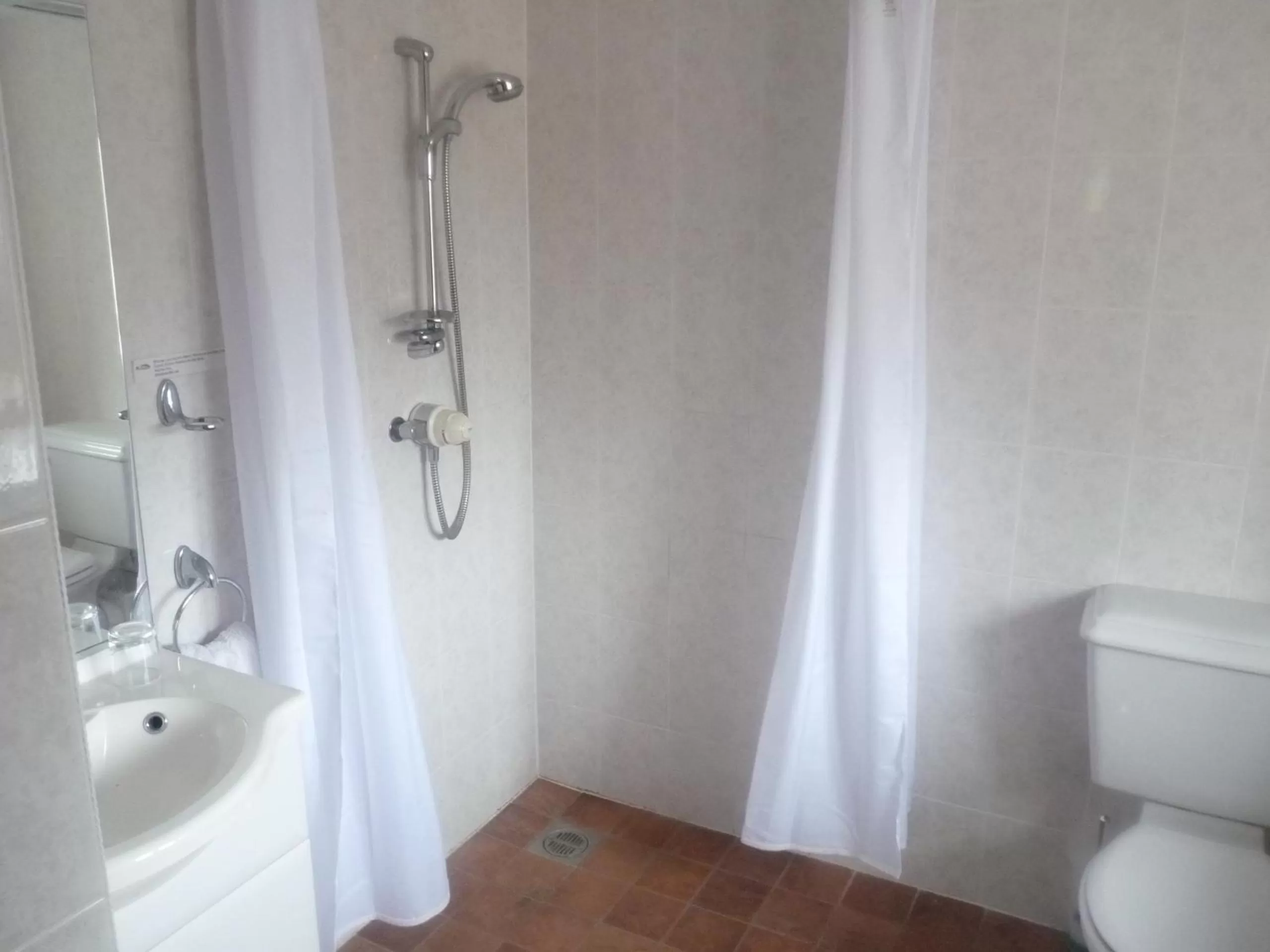 Shower in Oakenholt Farm Bed and Breakfast