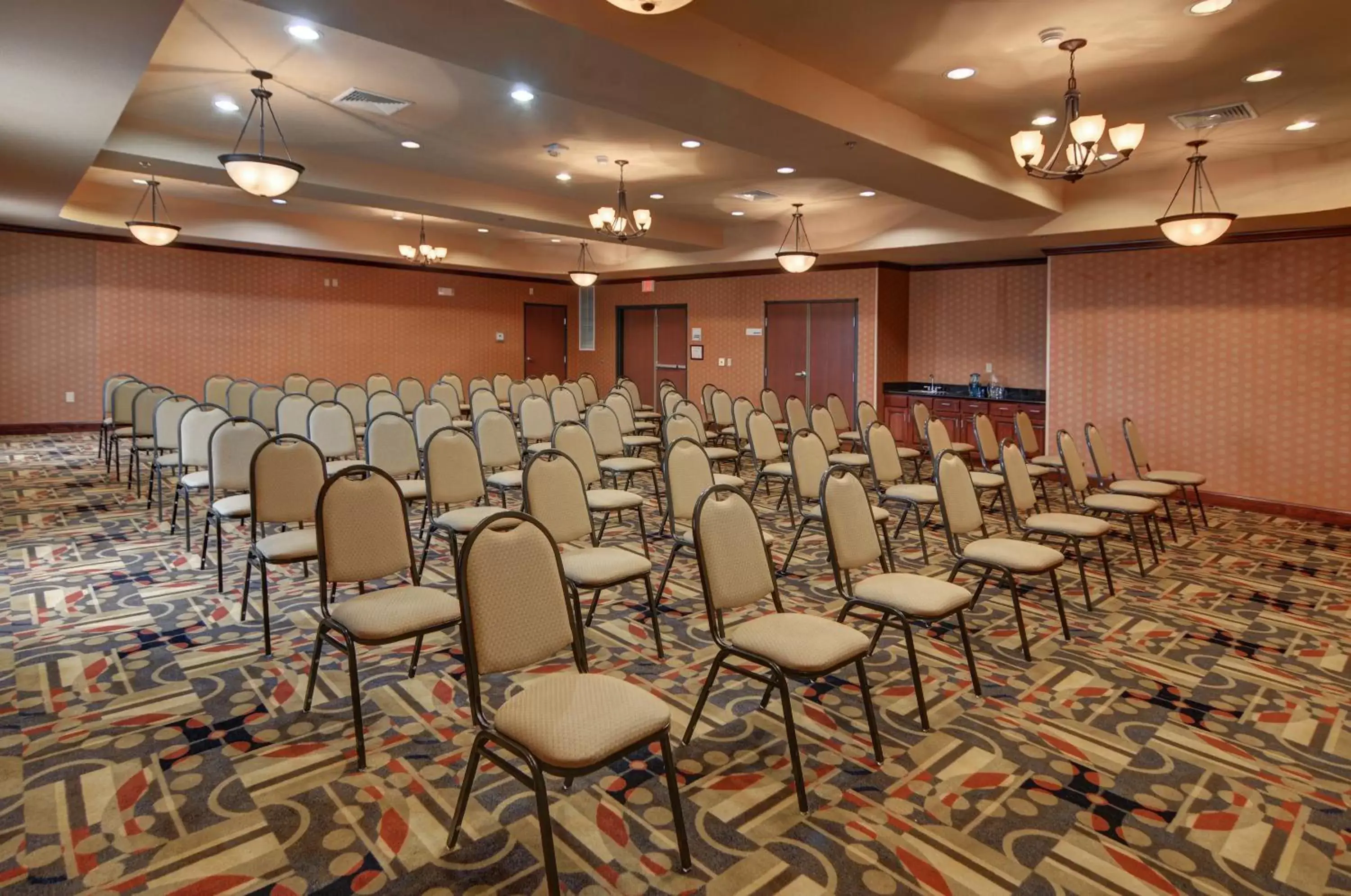 Meeting/conference room in Holiday Inn Express Hotel and Suites Altus, an IHG Hotel