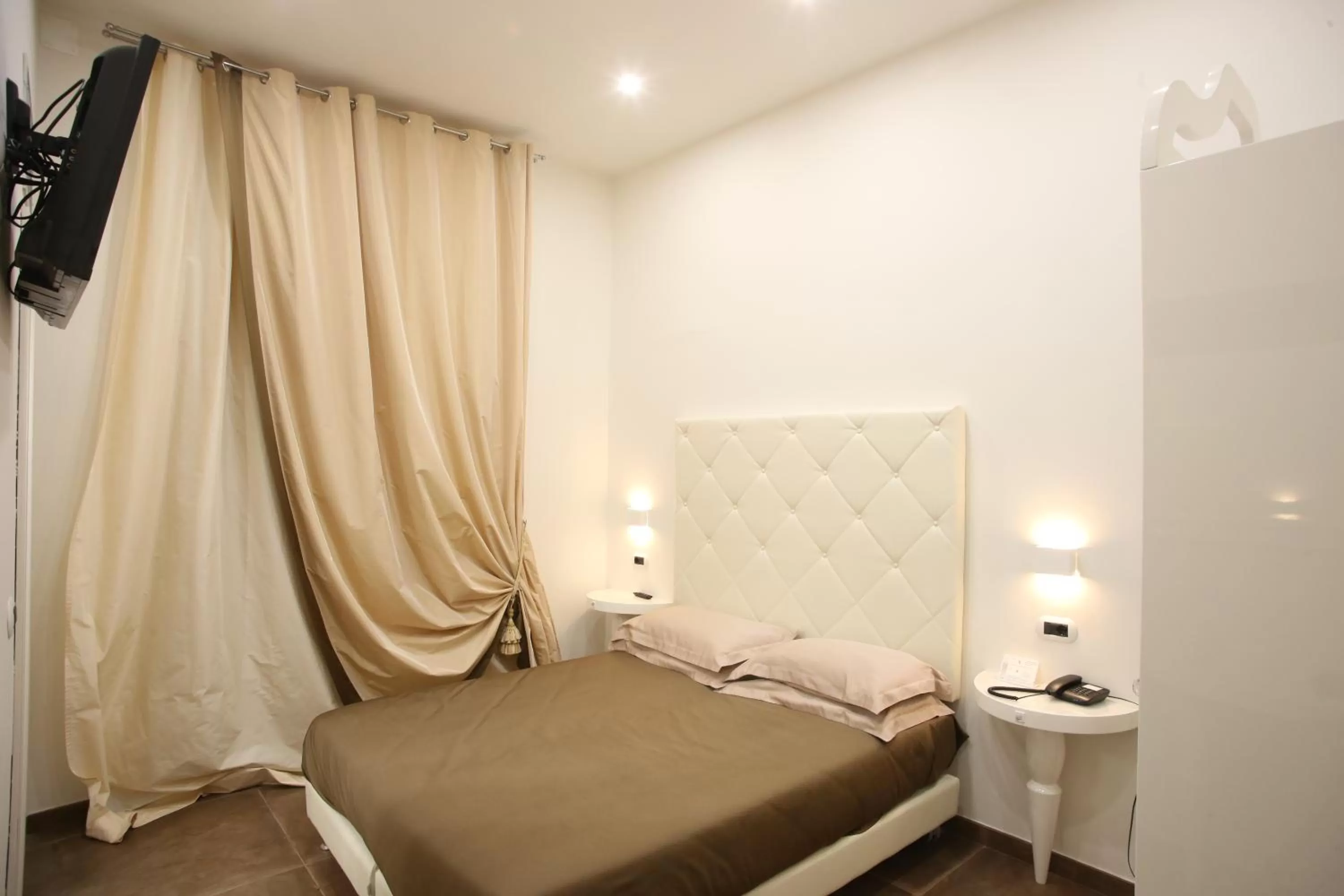 Bedroom, Bed in Hotel Columbia Wellness & Spa