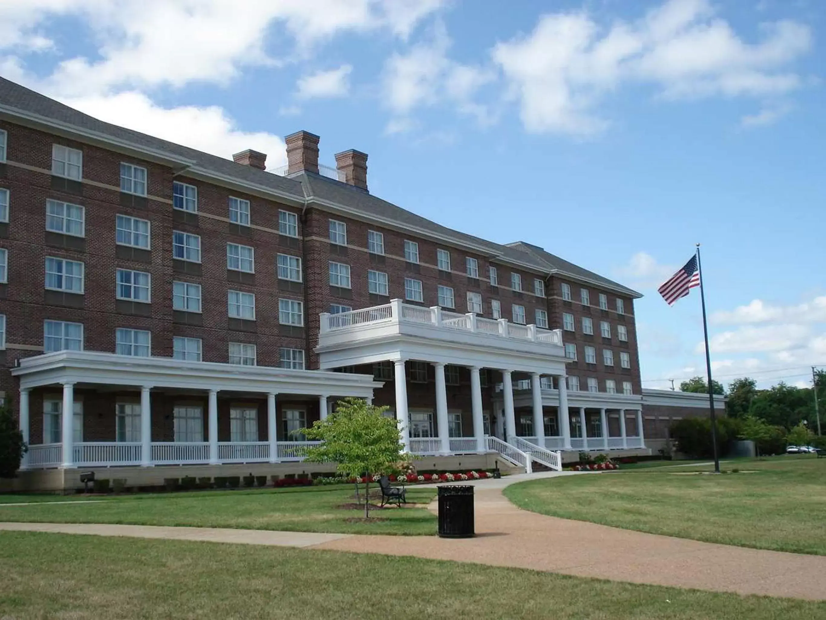 Property Building in Hilton Garden Inn Suffolk Riverfront