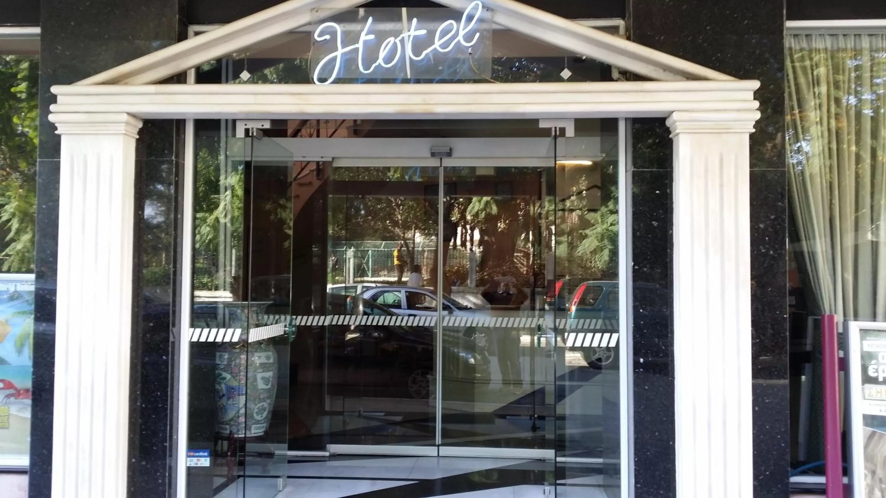 Facade/entrance in Ellinis Hotel