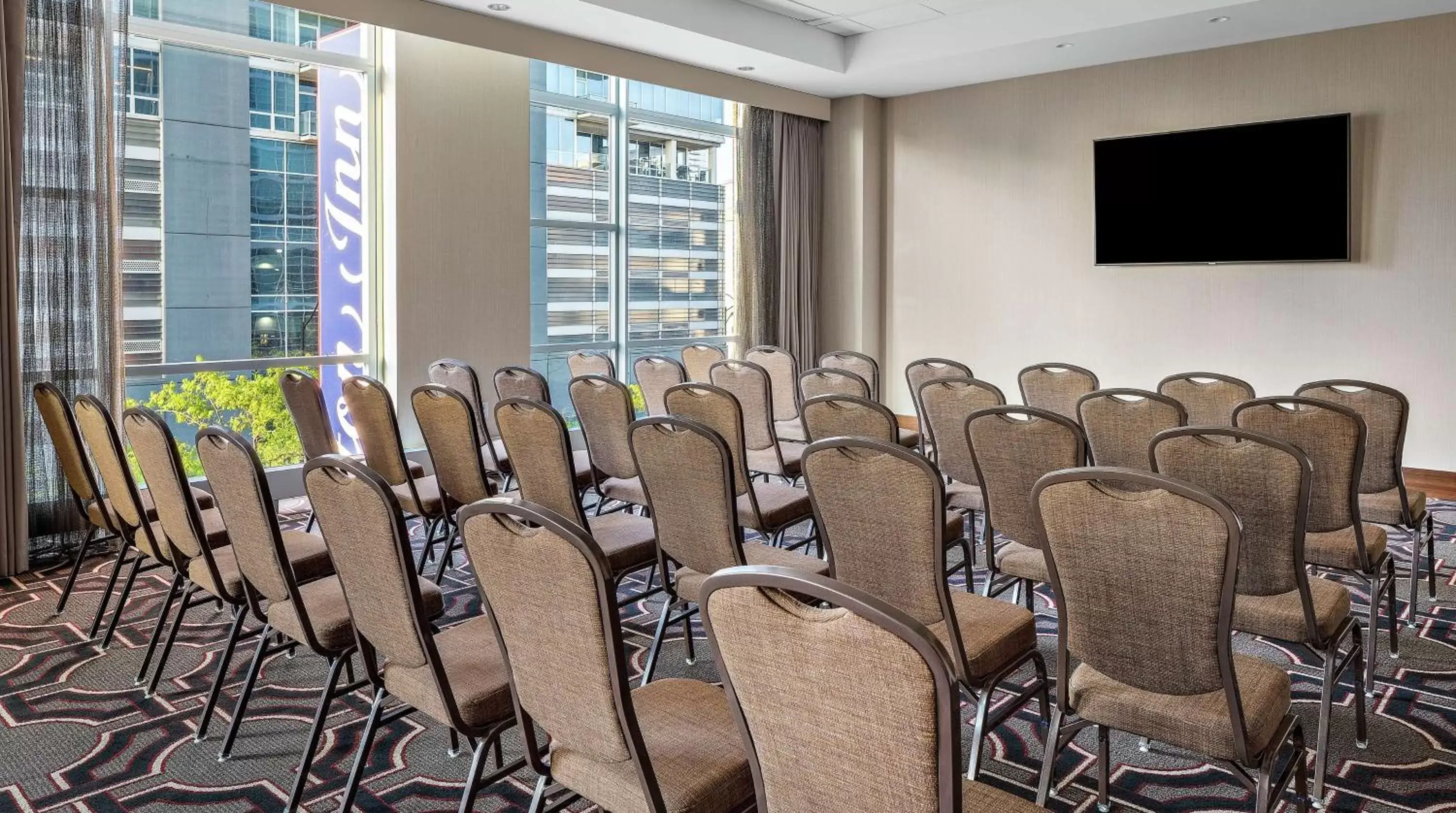 Meeting/conference room in Hampton Inn Chicago McCormick Place