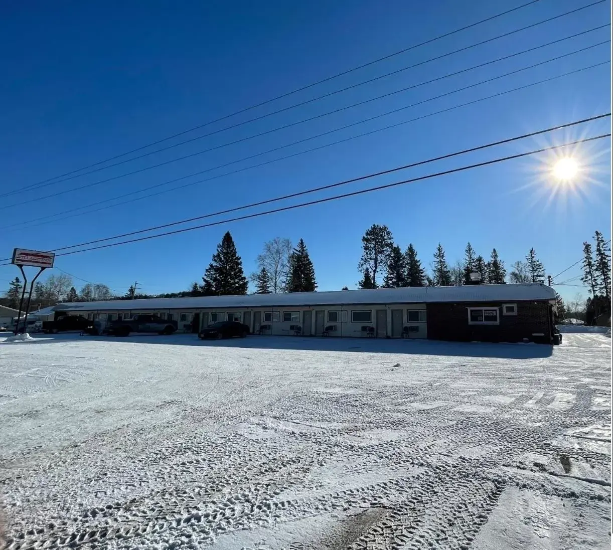 Property Building in Village Inn & Suites - Sudbury