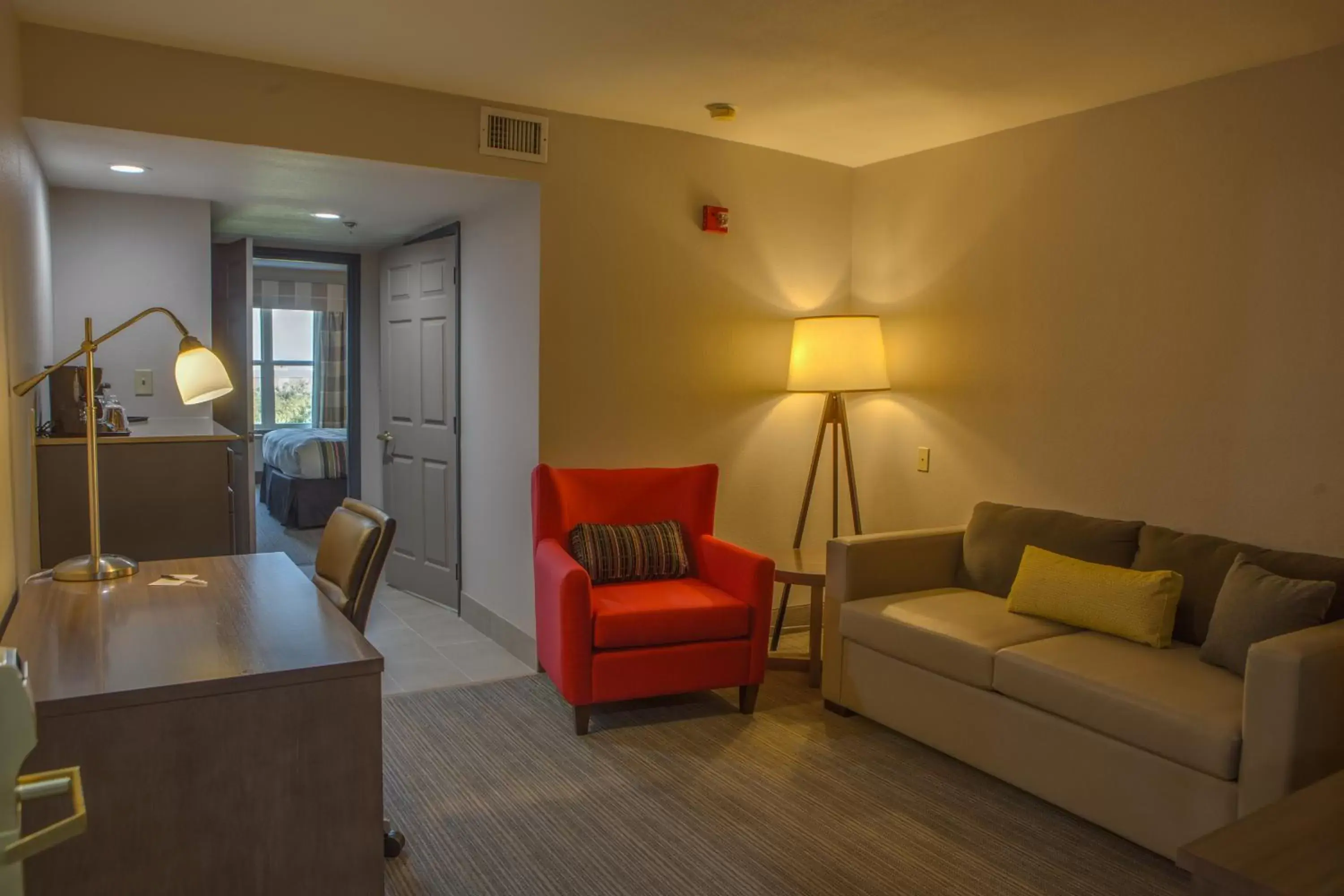 Seating Area in Country Inn & Suites by Radisson, Harlingen, TX