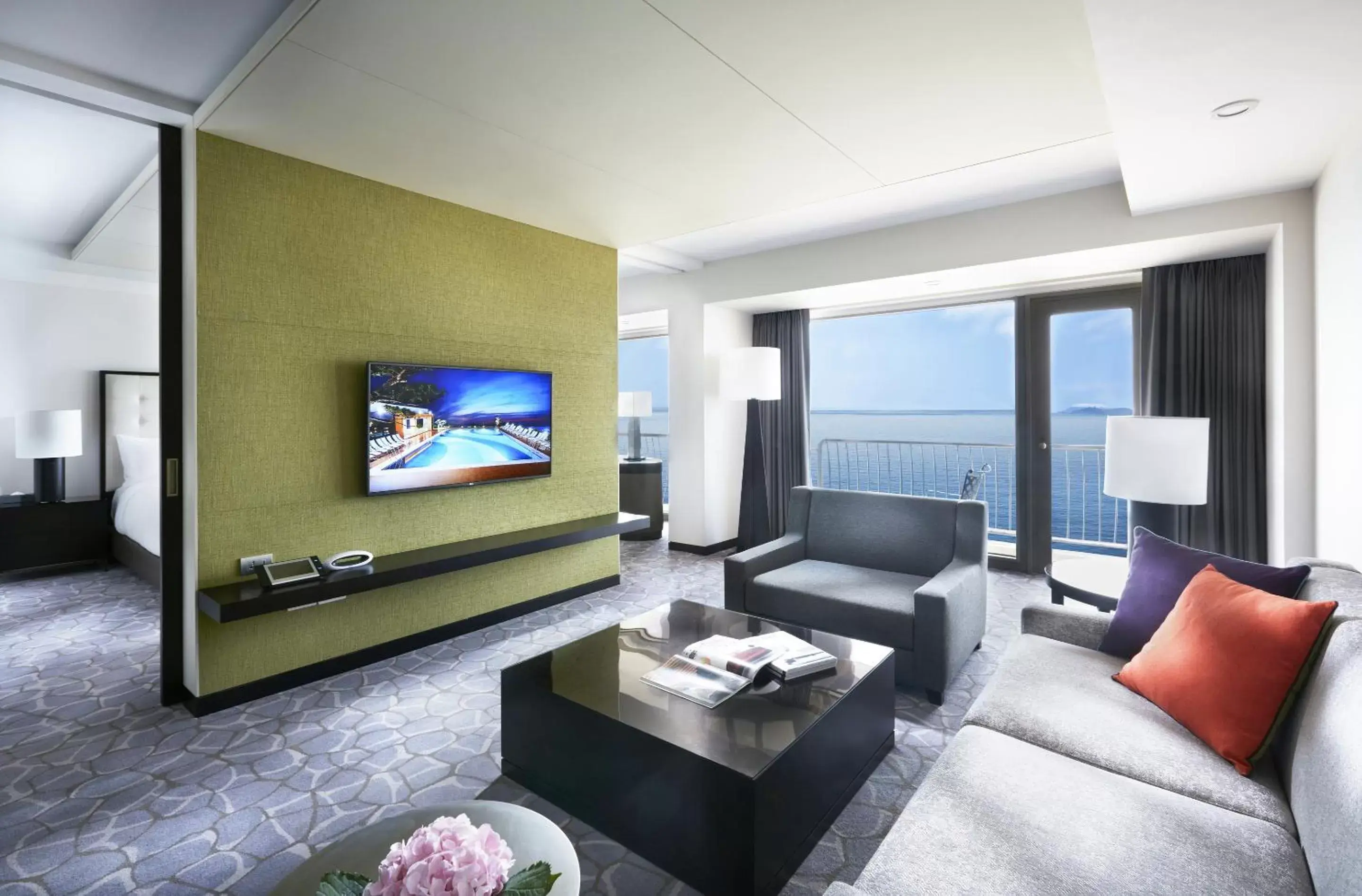 Photo of the whole room, TV/Entertainment Center in Paradise Hotel Busan