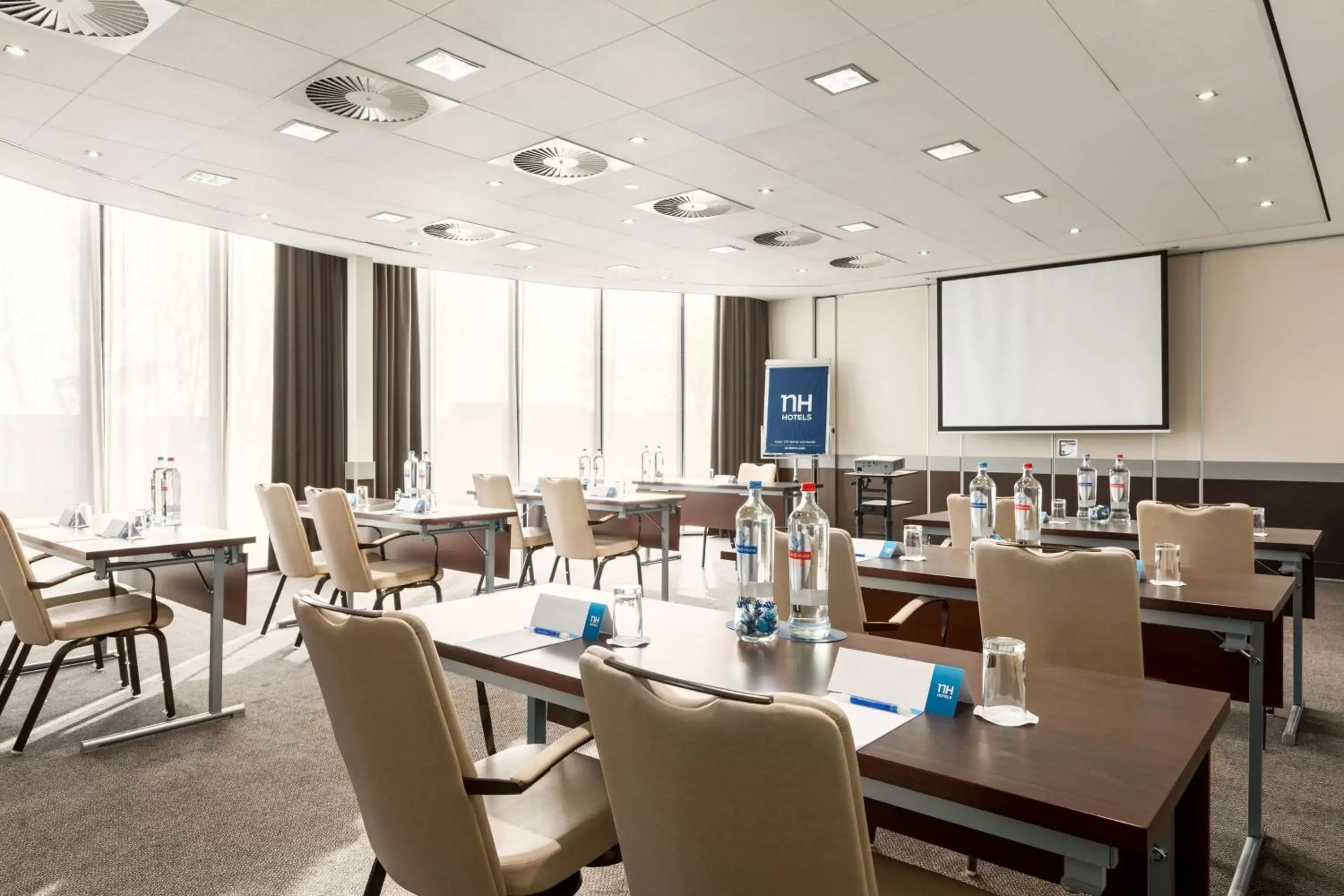 Meeting/conference room in NH Amsterdam Schiphol Airport