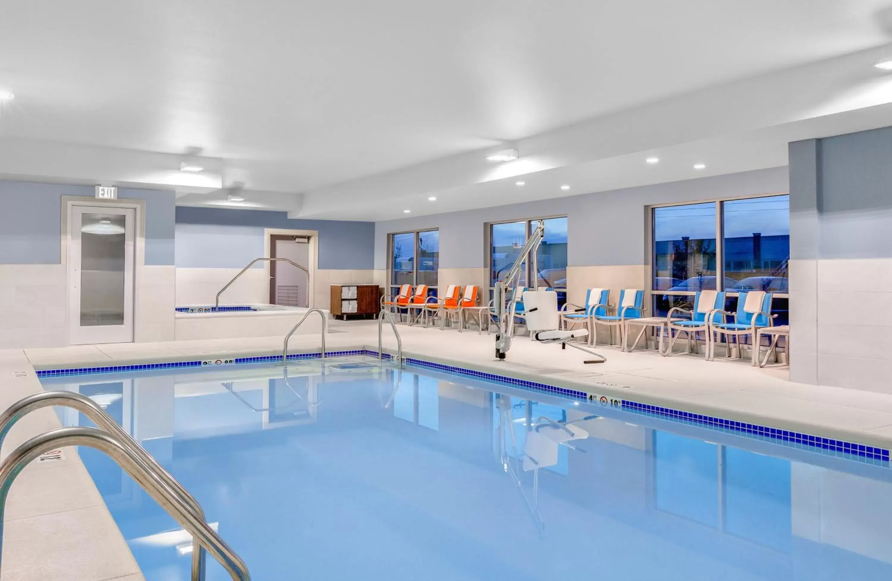 Swimming Pool in Holiday Inn Express & Suites - Union Gap - Yakima Area, an IHG Hotel