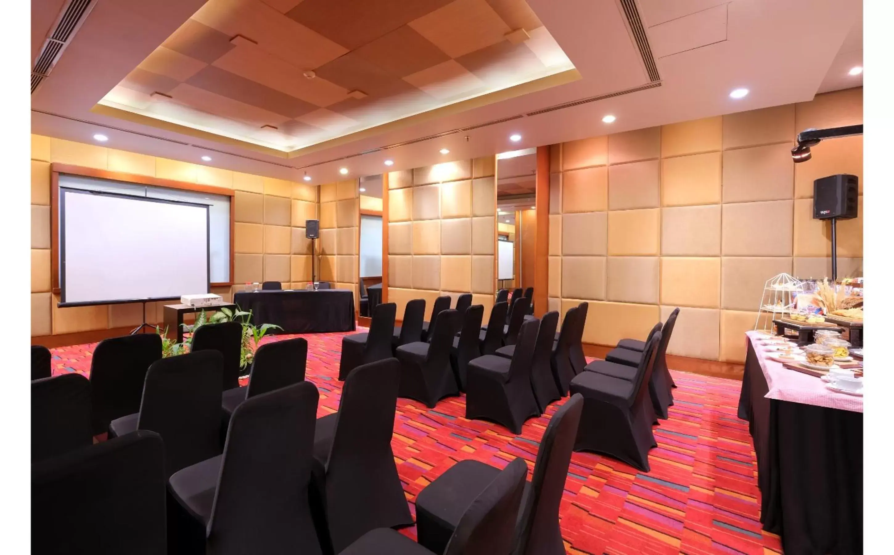 Meeting/conference room in Quest Hotel Simpang Lima - Semarang by ASTON