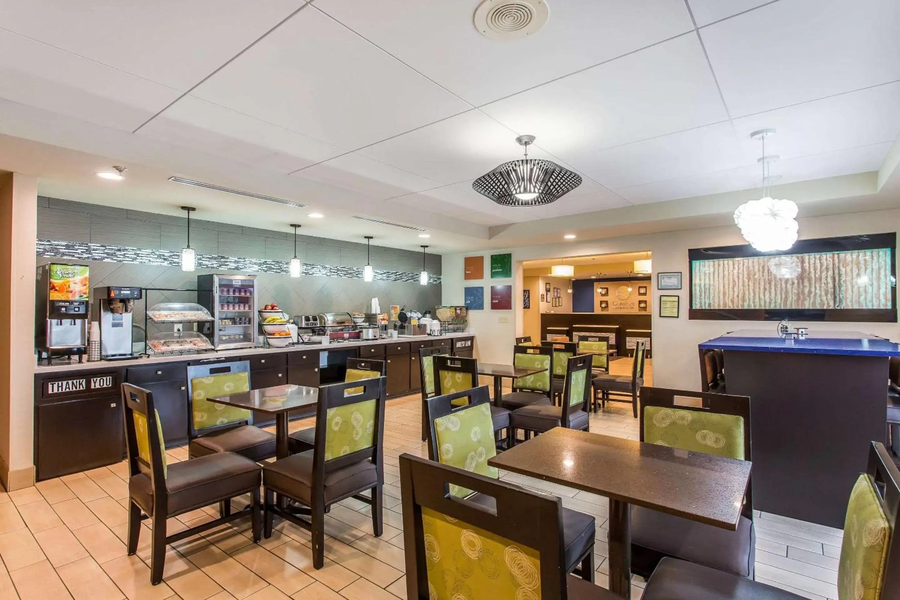 Restaurant/Places to Eat in Comfort Inn & Suites Cookeville