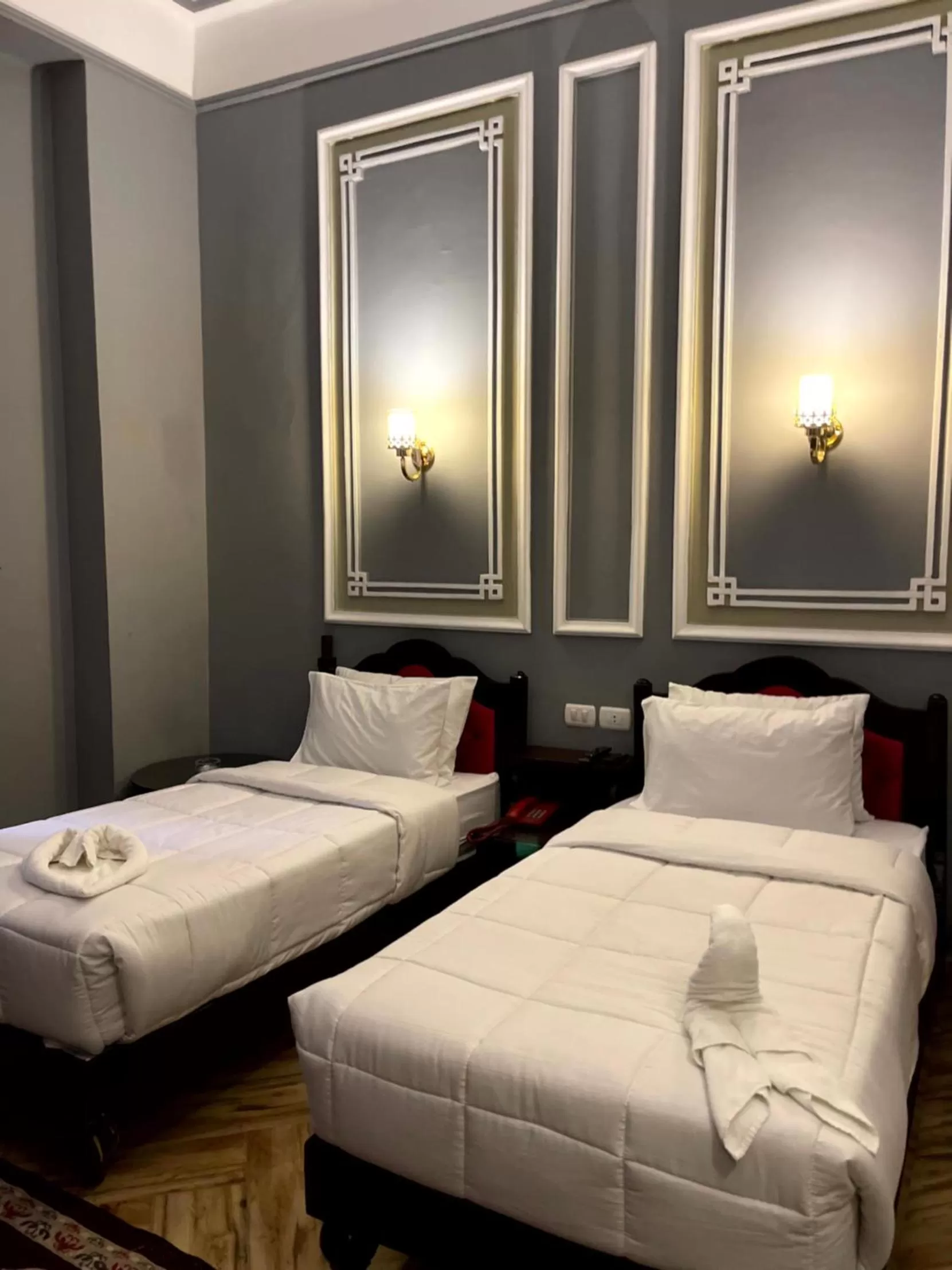 Bedroom, Bed in Cosmopolitan hotel