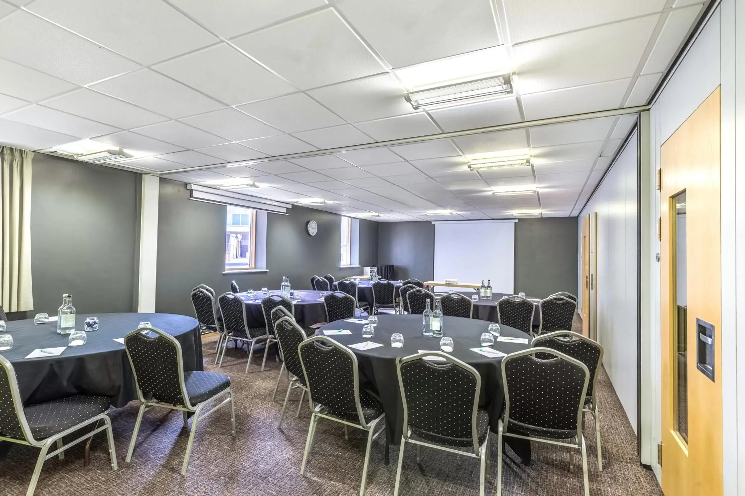 Meeting/conference room in Park Inn by Radisson Peterborough