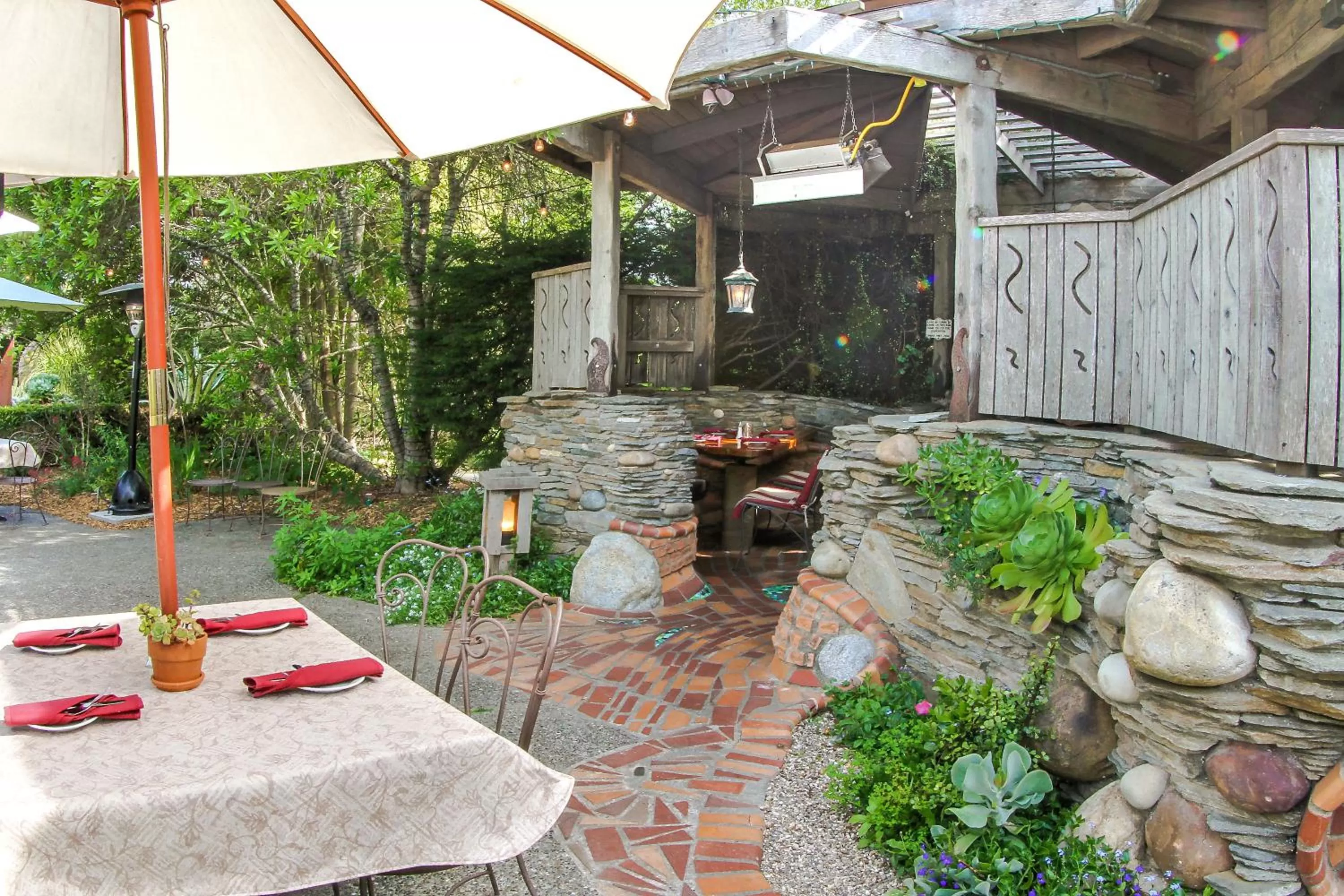 Restaurant/places to eat in Cambria Pines Lodge