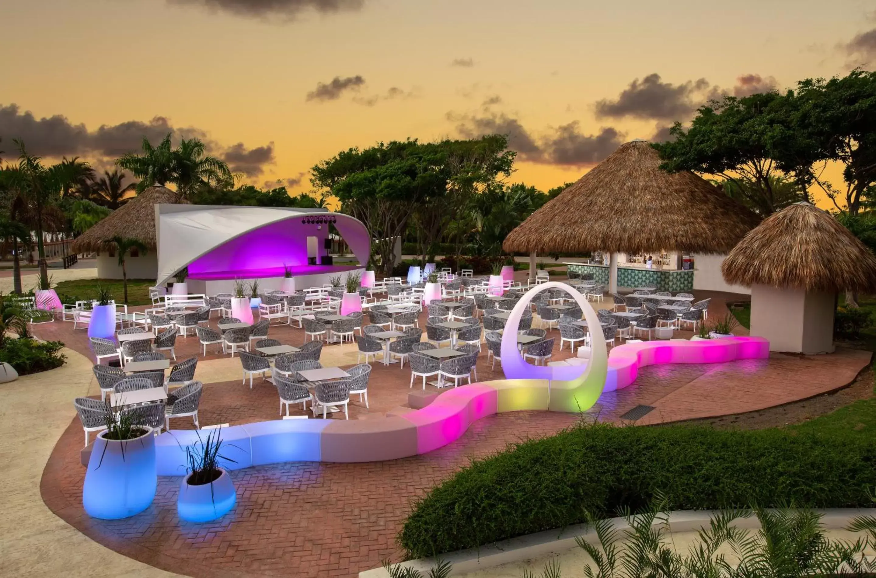 Lounge or bar in Grand Sirenis Punta Cana Resort & Aquagames - All Inclusive