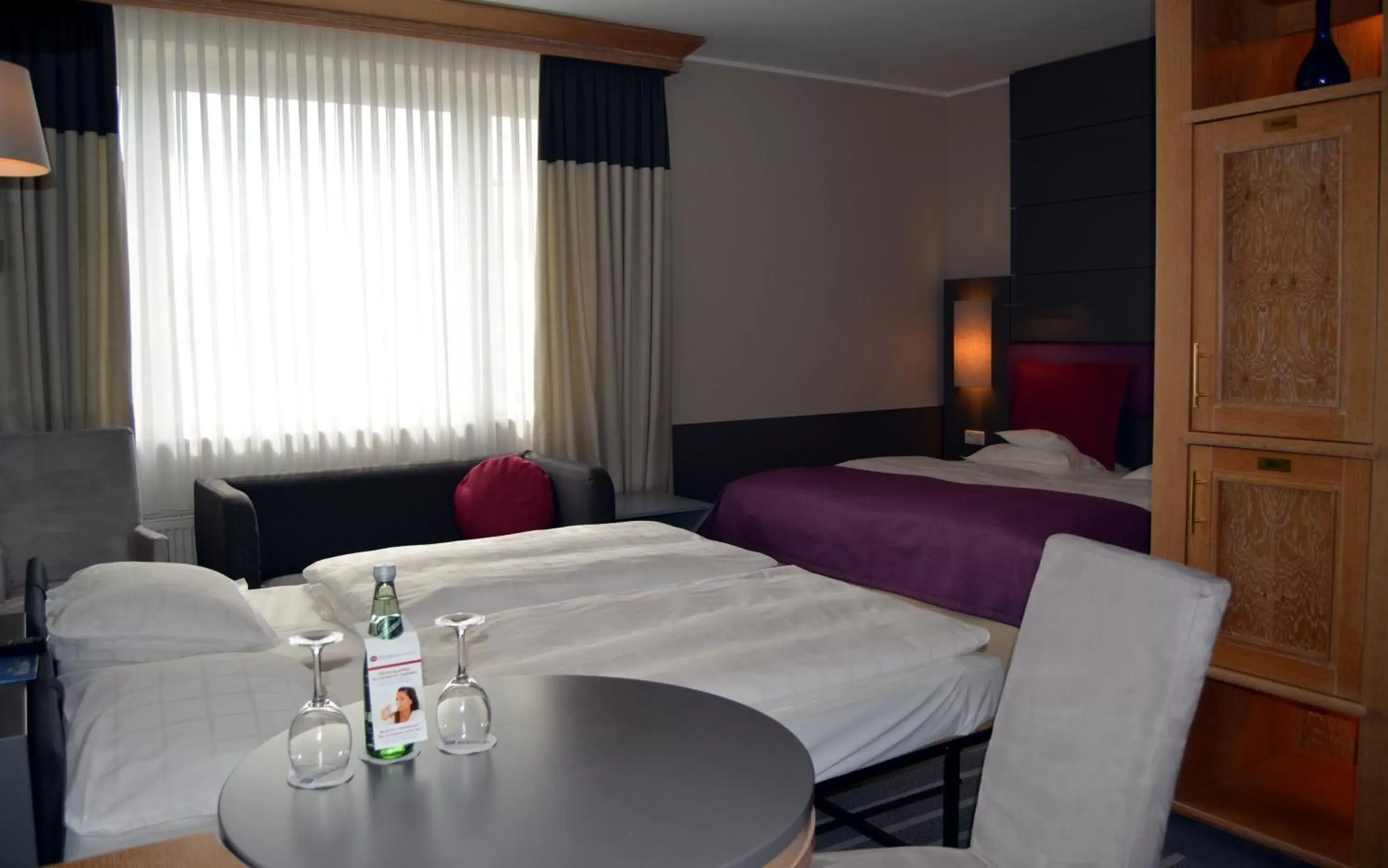 Bed in Best Western Premier Parkhotel Kronsberg