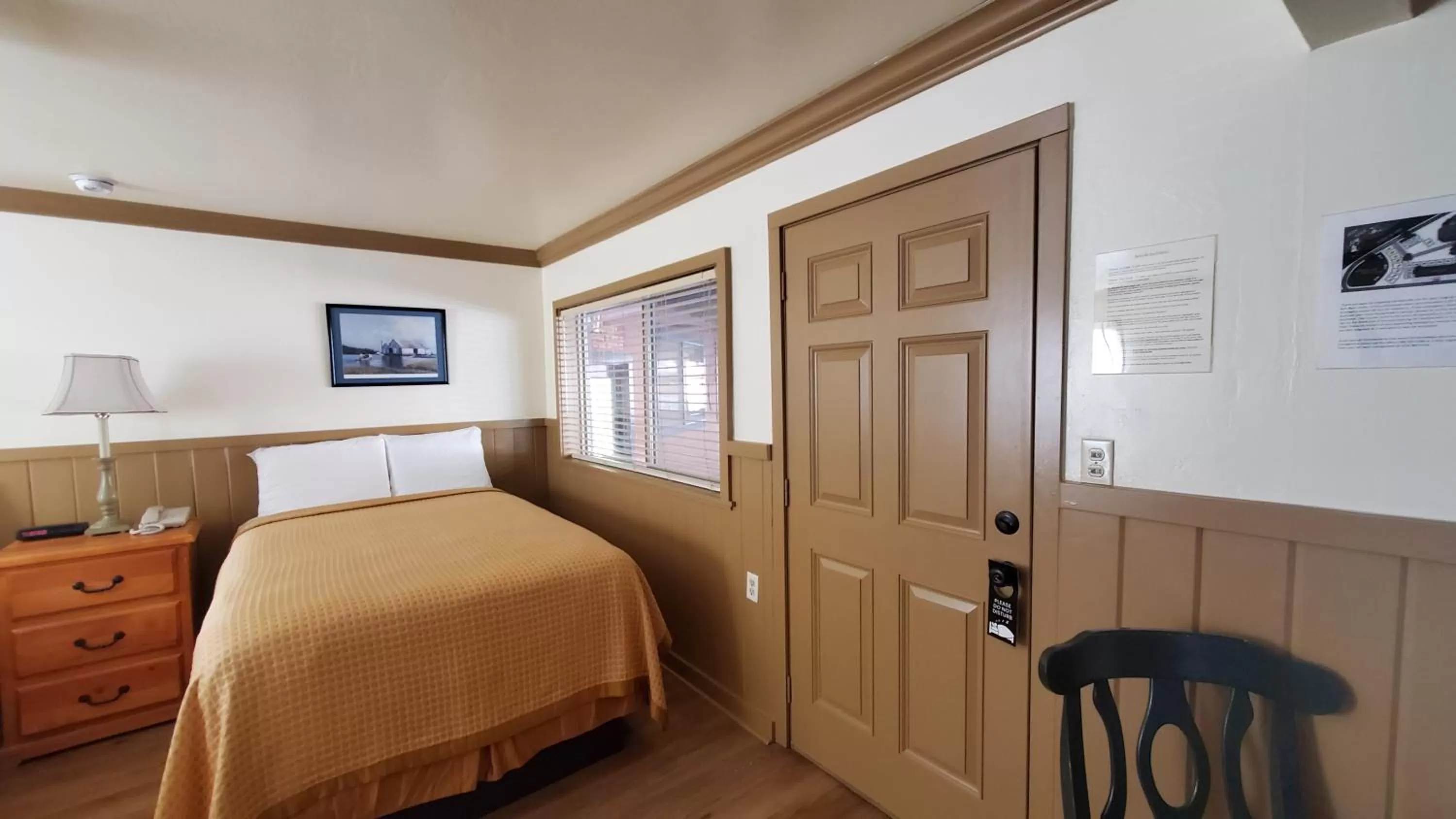 Bed in Kernville Inn