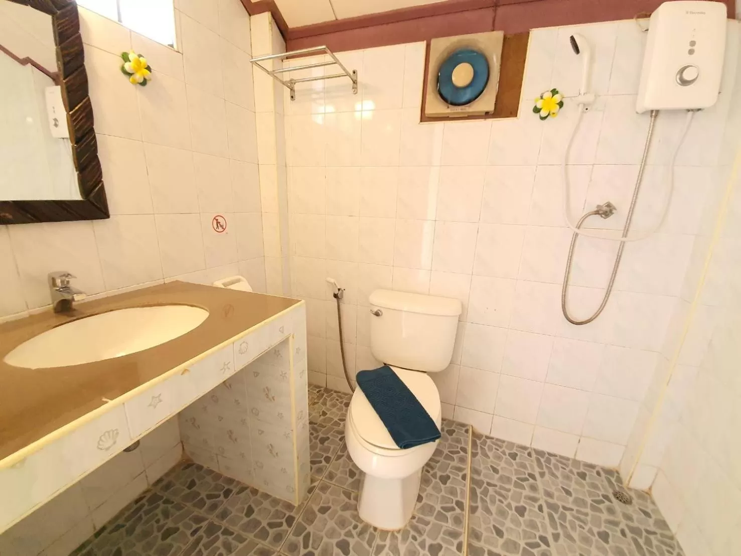 Shower in Tree Tops River Huts