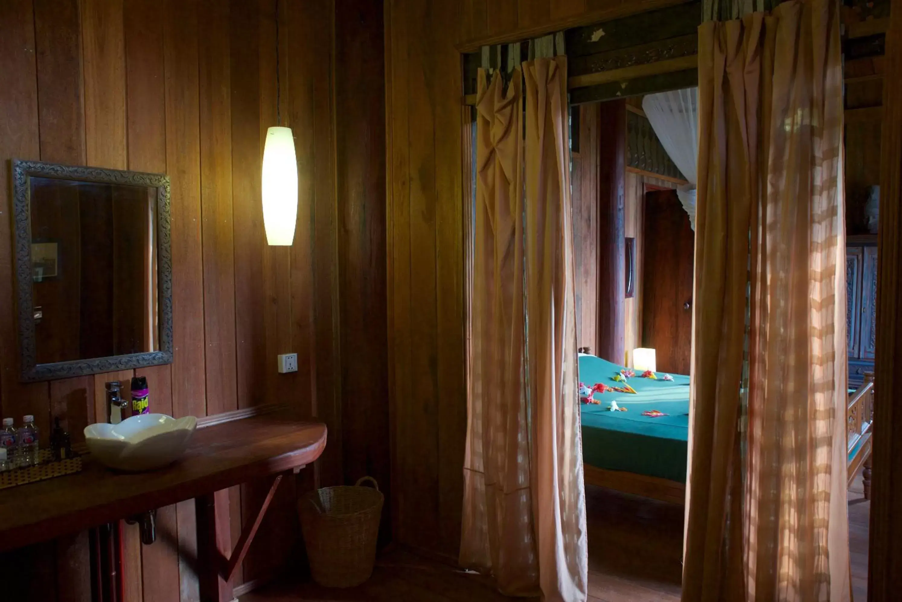 Bathroom, TV/Entertainment Center in Soriyabori Villas Resort