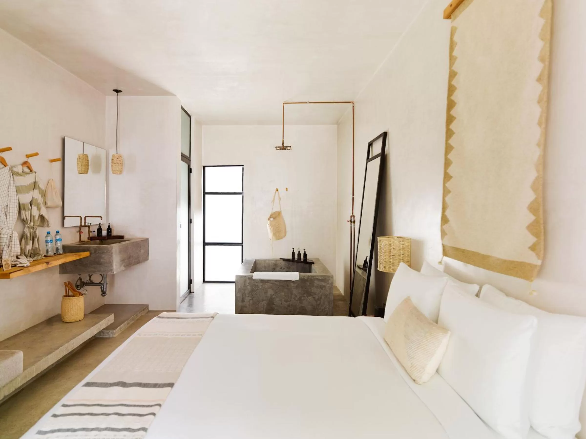 Bed in Drift San Jose del Cabo, a Member of Design Hotels