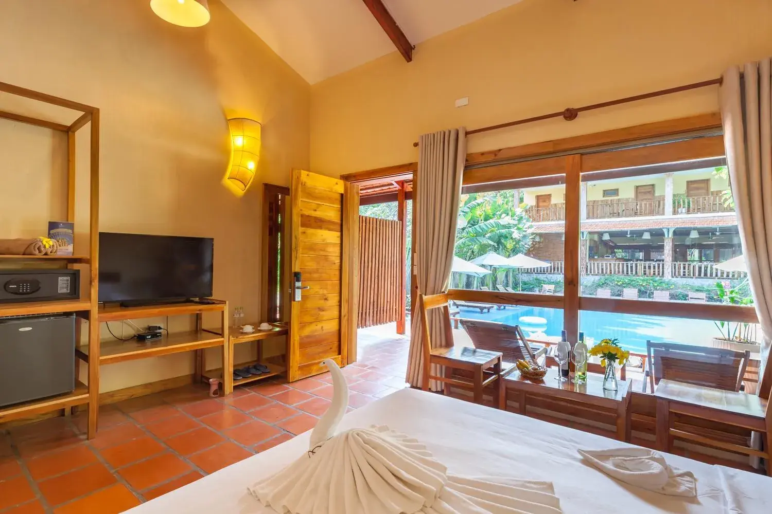 Pool view, TV/Entertainment Center in Bauhinia Resort Phu Quoc