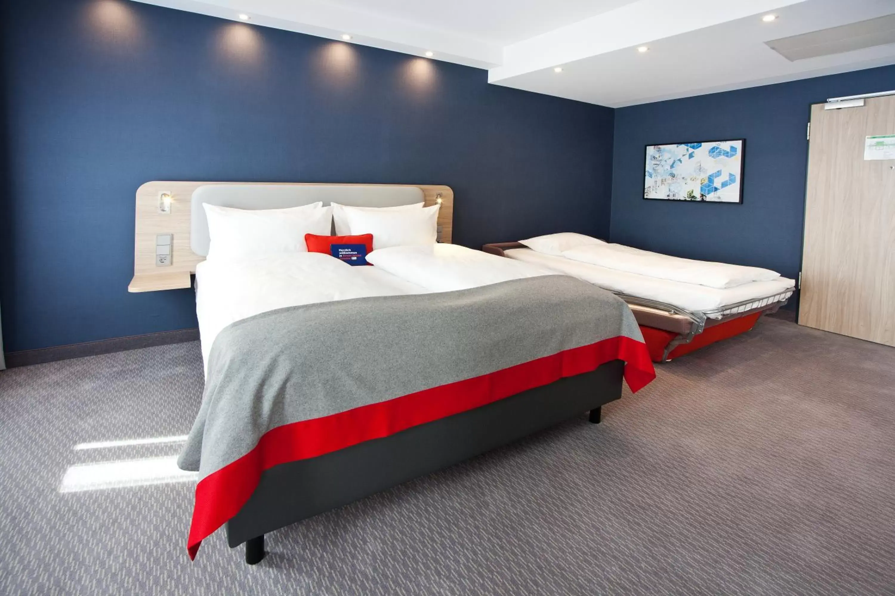 Standard Queen Room with Single Sofa Bed in Holiday Inn Express - Trier by IHG Standard Queen Room with Single Sofa Bed in Holiday Inn Express - Trier by IHG