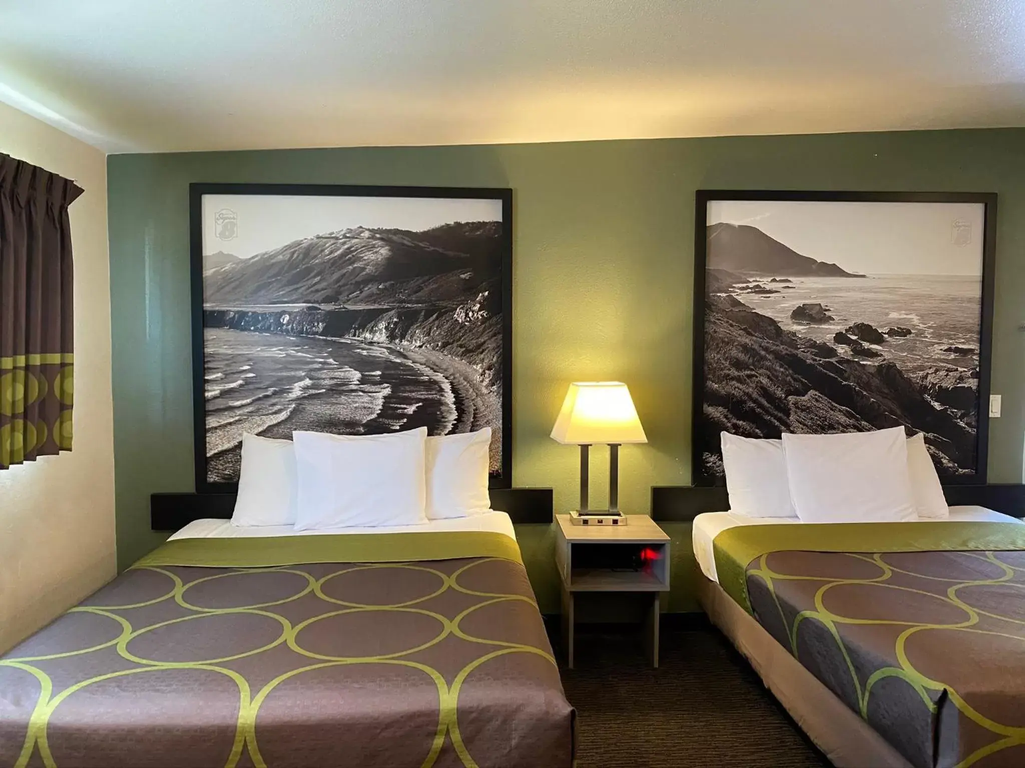 Bed in Super 8 by Wyndham Monterey Bed in Super 8 by Wyndham Monterey