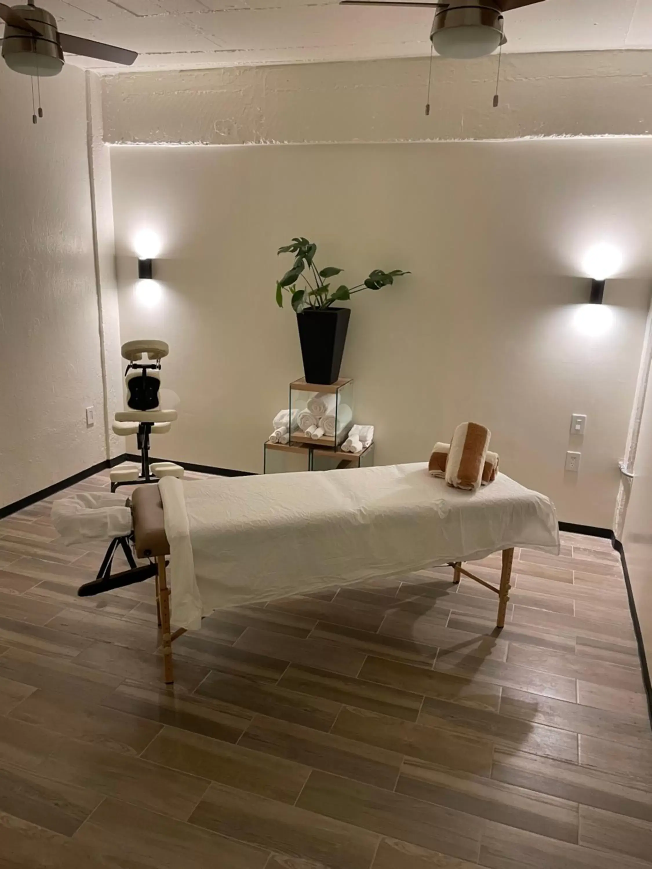 Massage in Joint Coworking Hotel