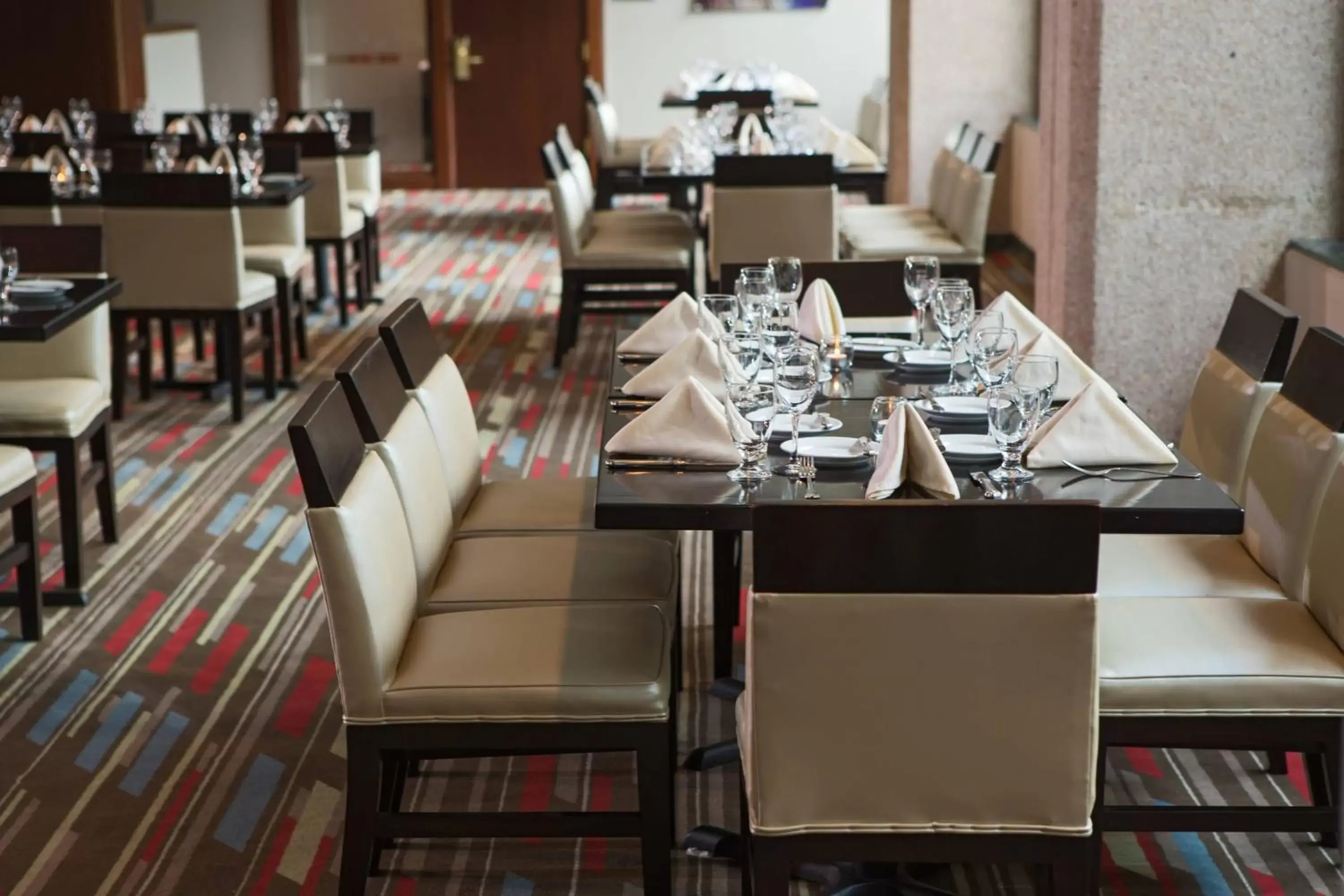Restaurant/Places to Eat in Washington Dulles Marriott Suites