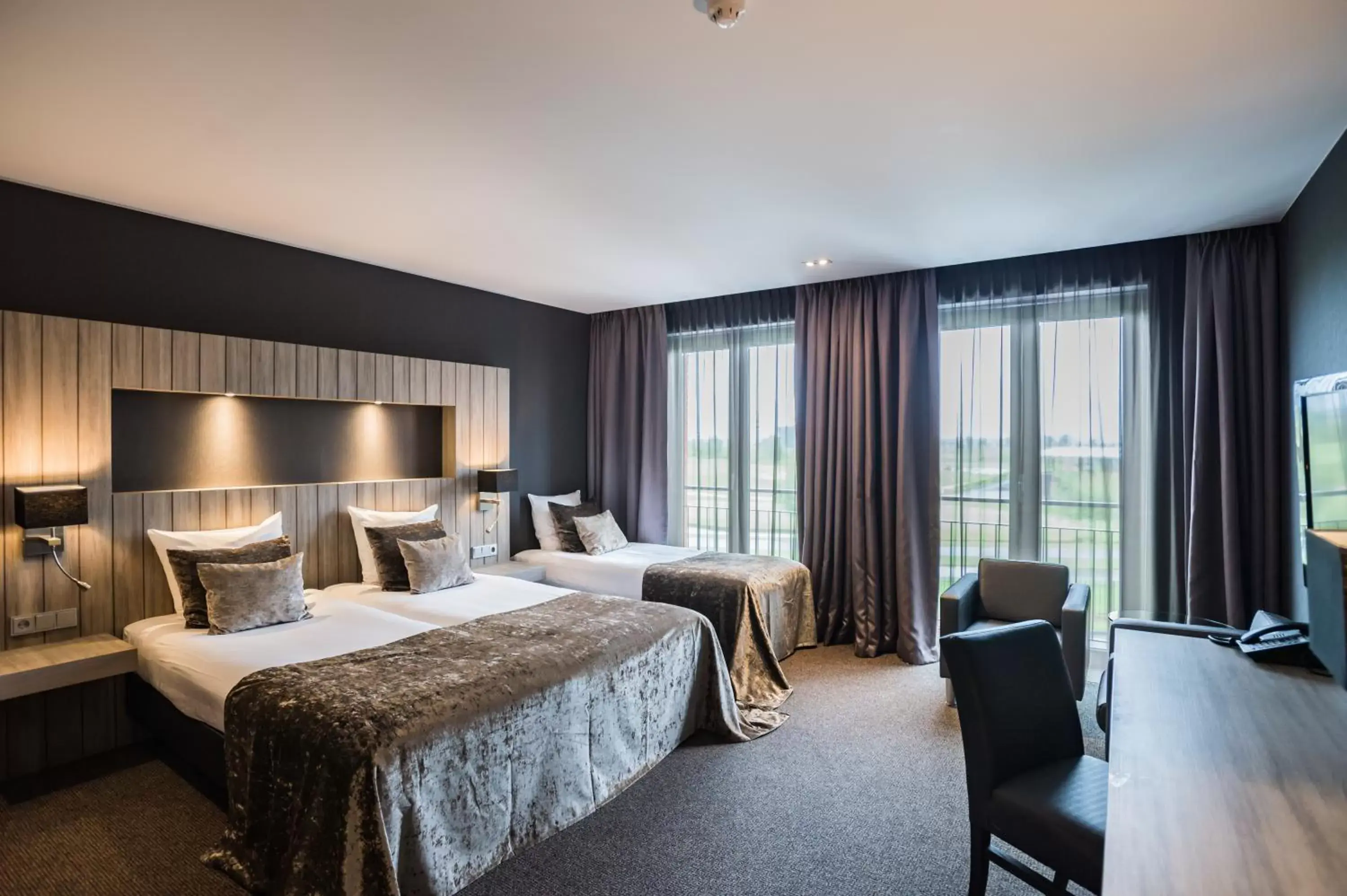 Comfort Triple Room in Van der Valk Hotel Middelburg