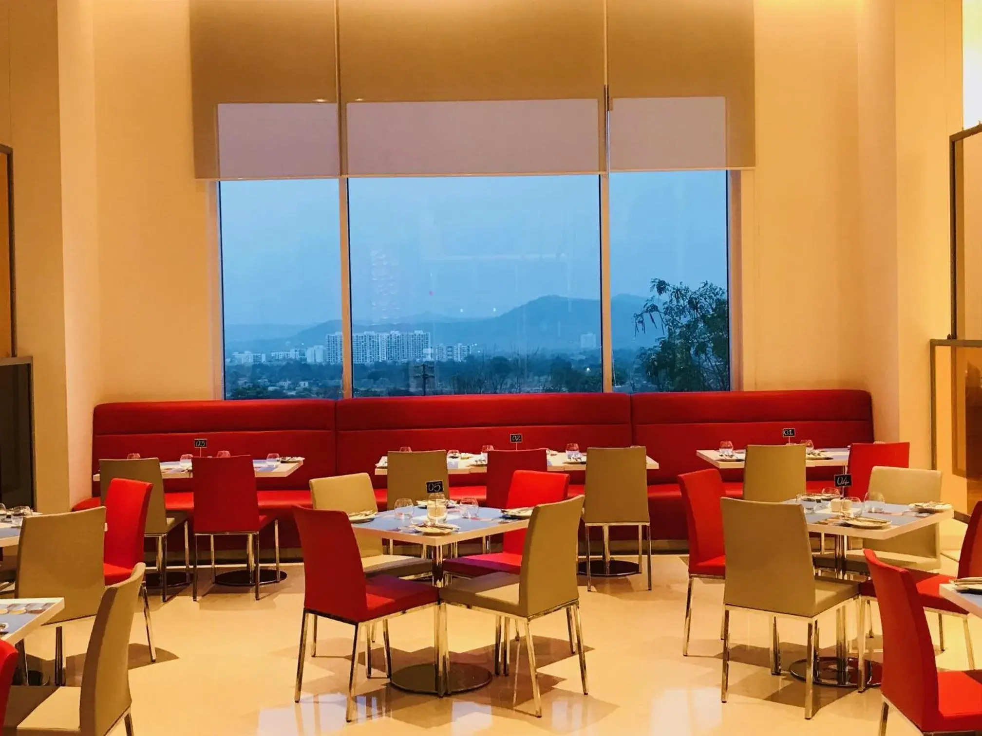 Restaurant/Places to Eat in ibis Pune Hinjewadi