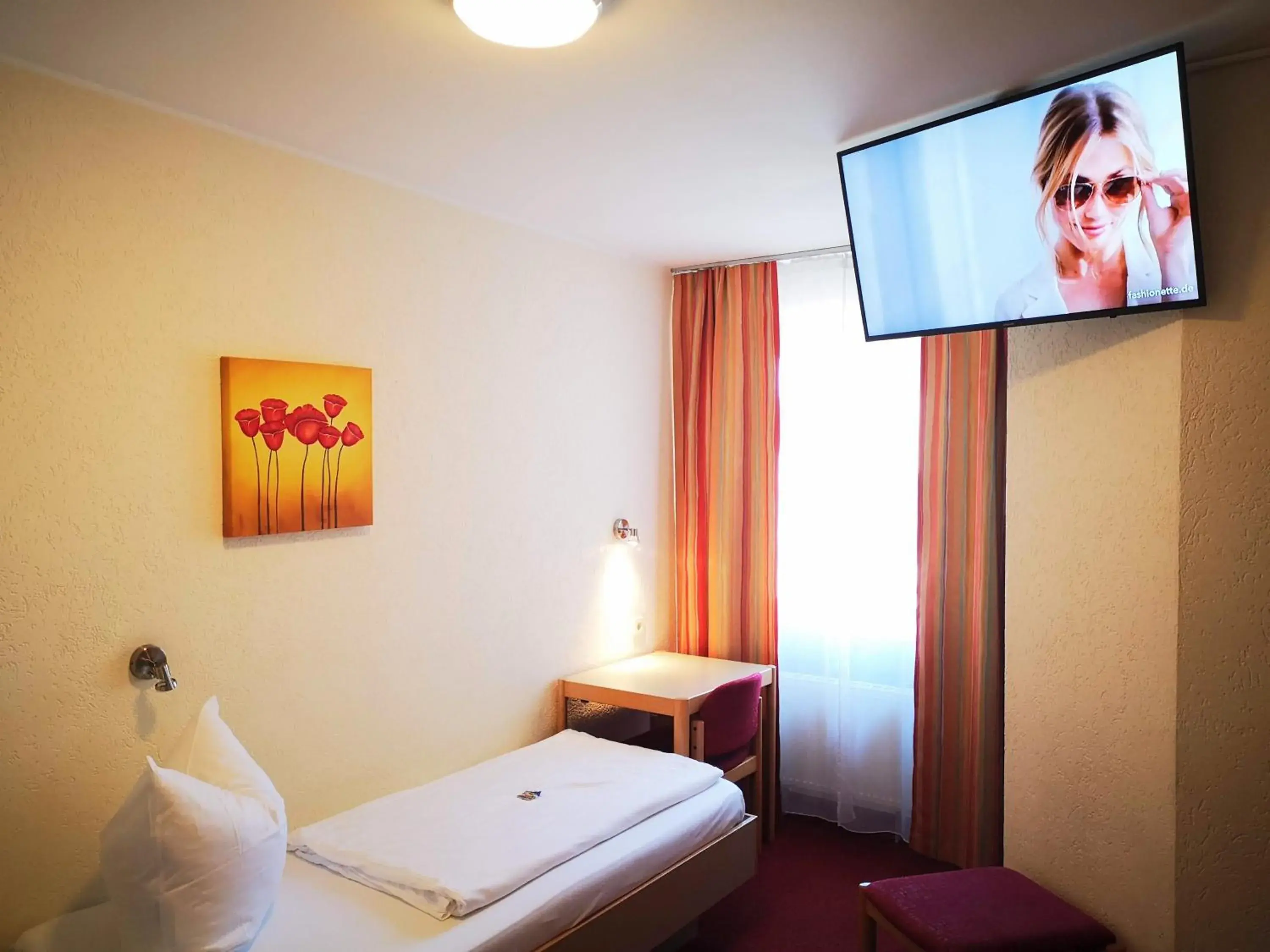 TV and multimedia, Bed in Hotel Scholz