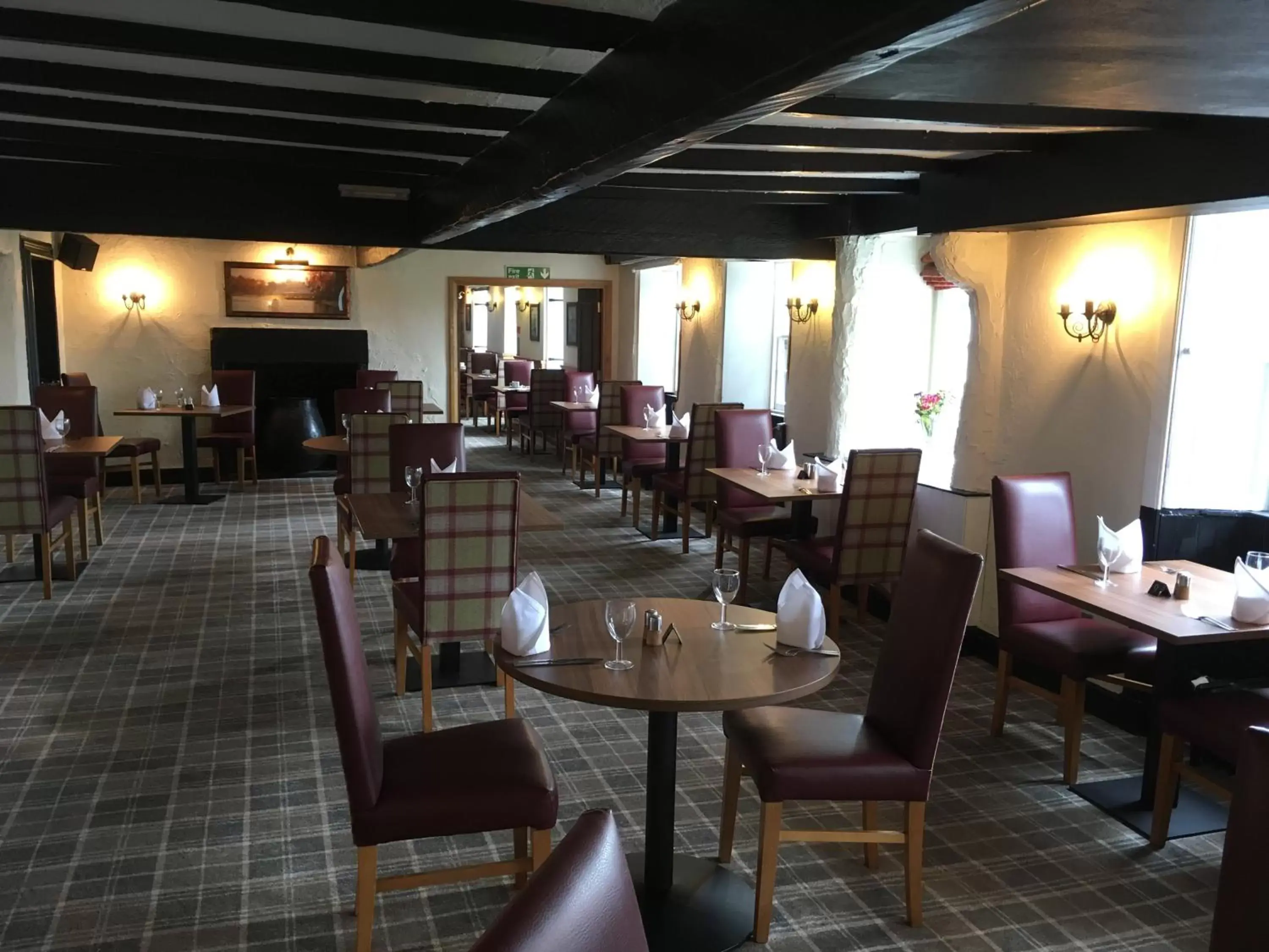 Restaurant/Places to Eat in The Winnock Hotel