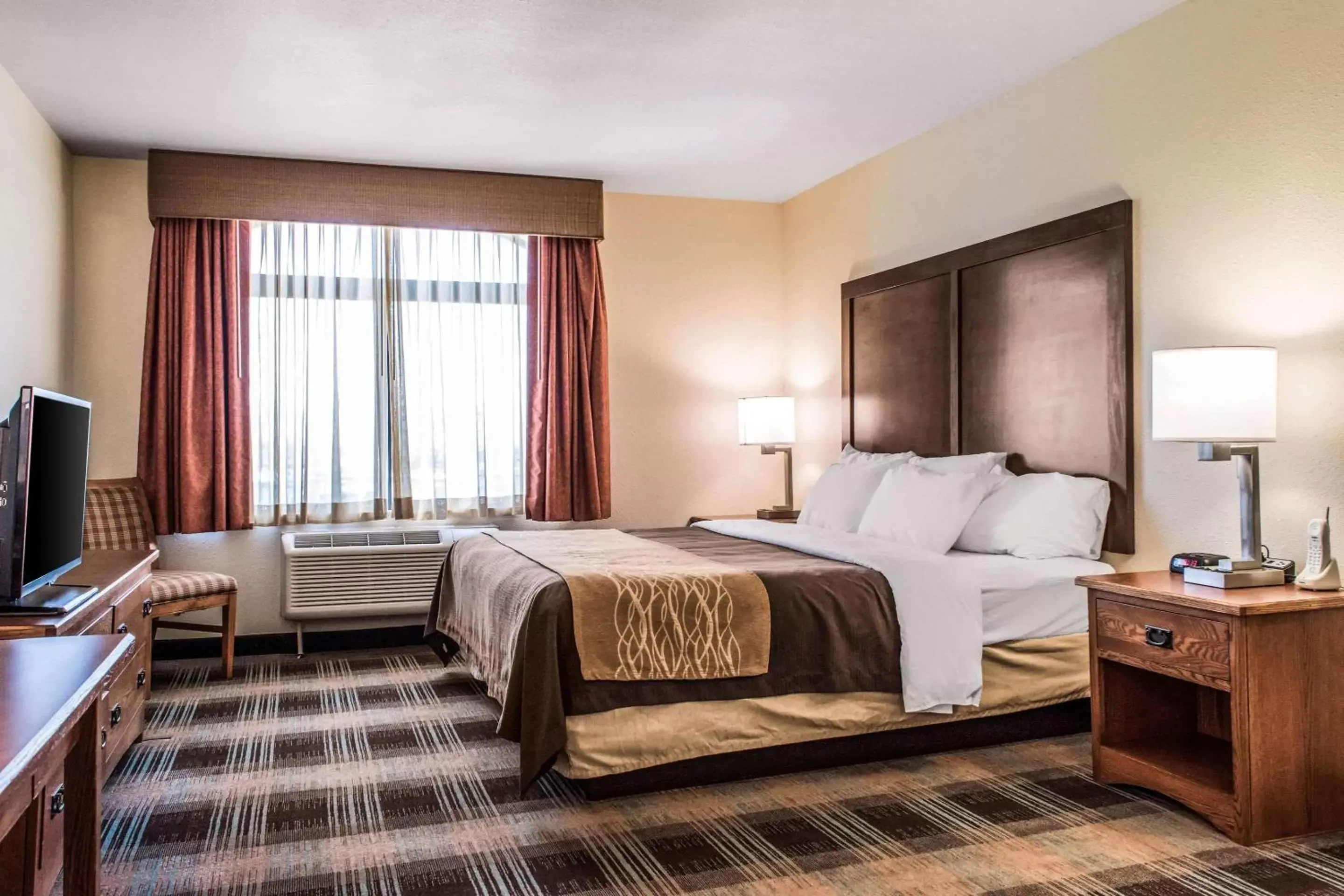 Photo of the whole room, Bed in Comfort Inn & Suites Sheridan