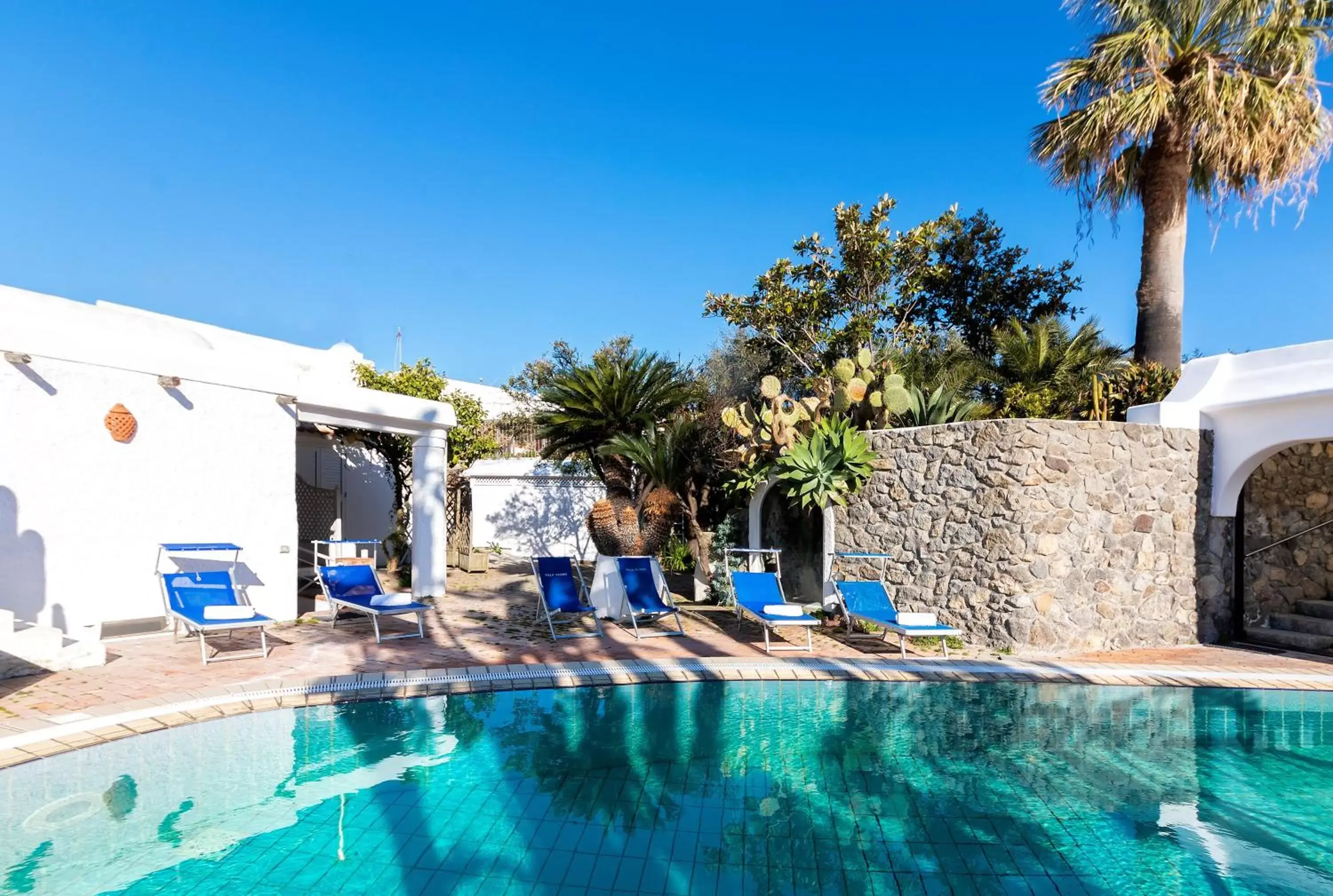 Garden, Swimming Pool in Villa Ravino Aparthotel