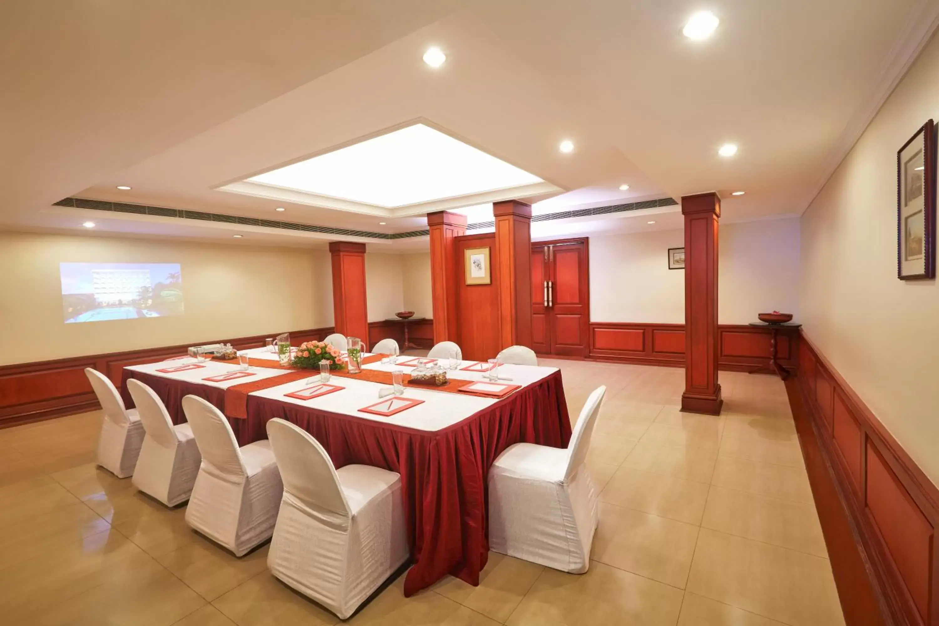 Banquet/Function facilities in The Gateway Hotel Beach Road, Calicut