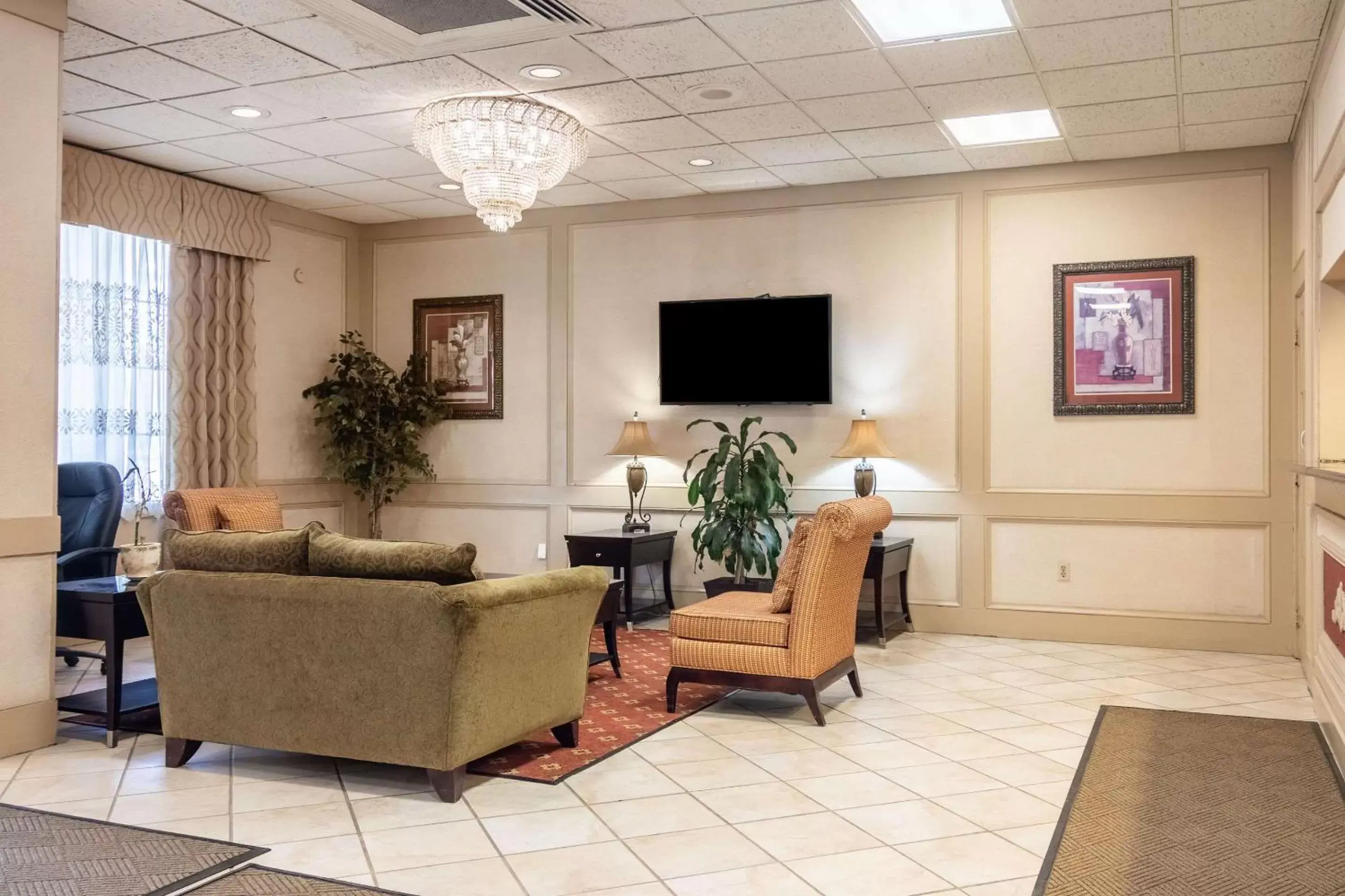 Lobby or reception, Seating Area in Quality Inn & Suites Indiana, PA