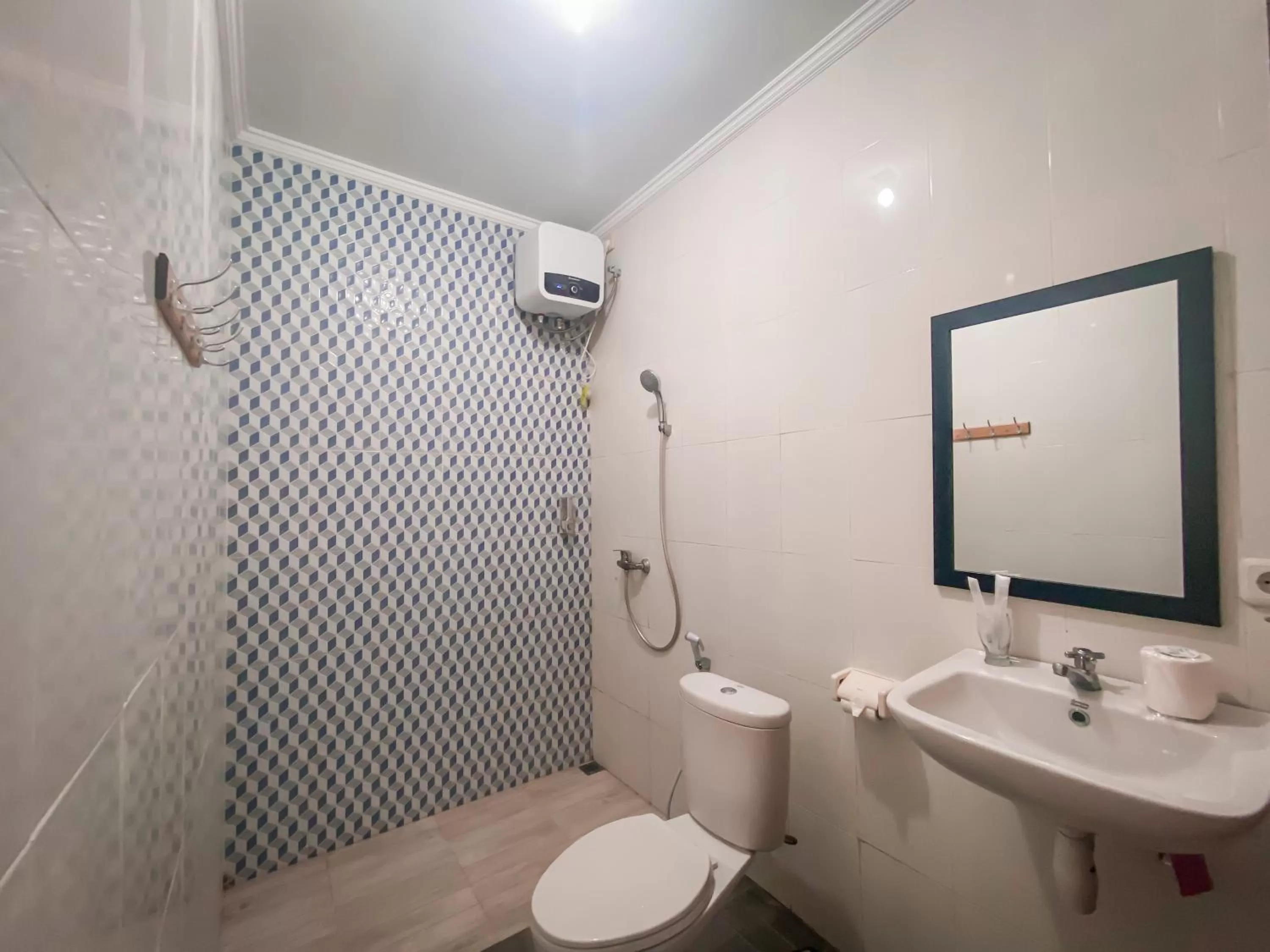 Bathroom in Kesari Glory Nusa Penida by GenuineHost