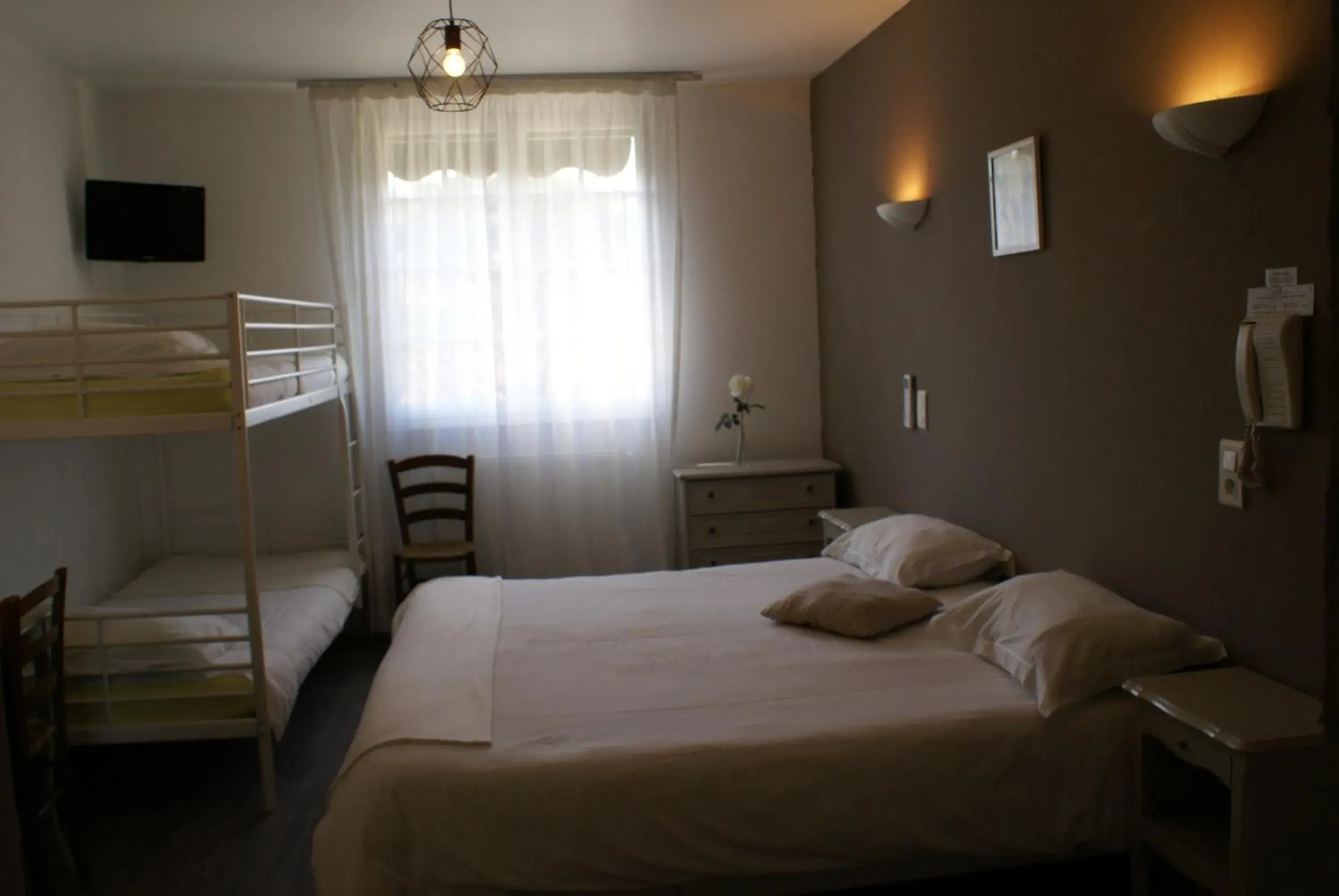 Bedroom, Bed in Le Petit Manoir Logis