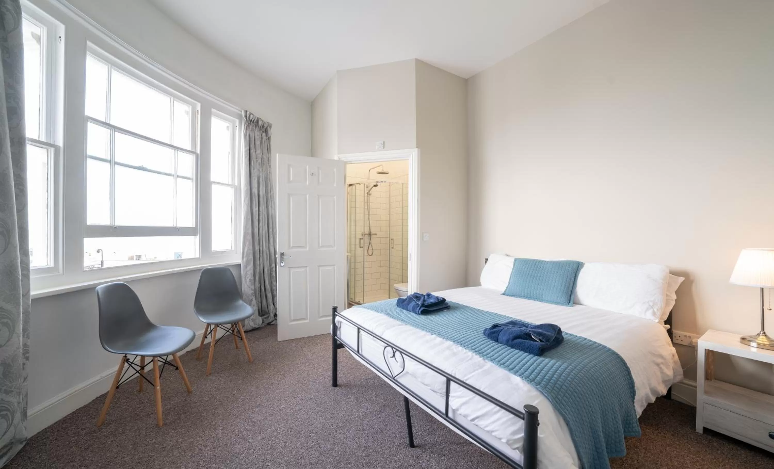 Bed in The Veteran Hotel & Bar