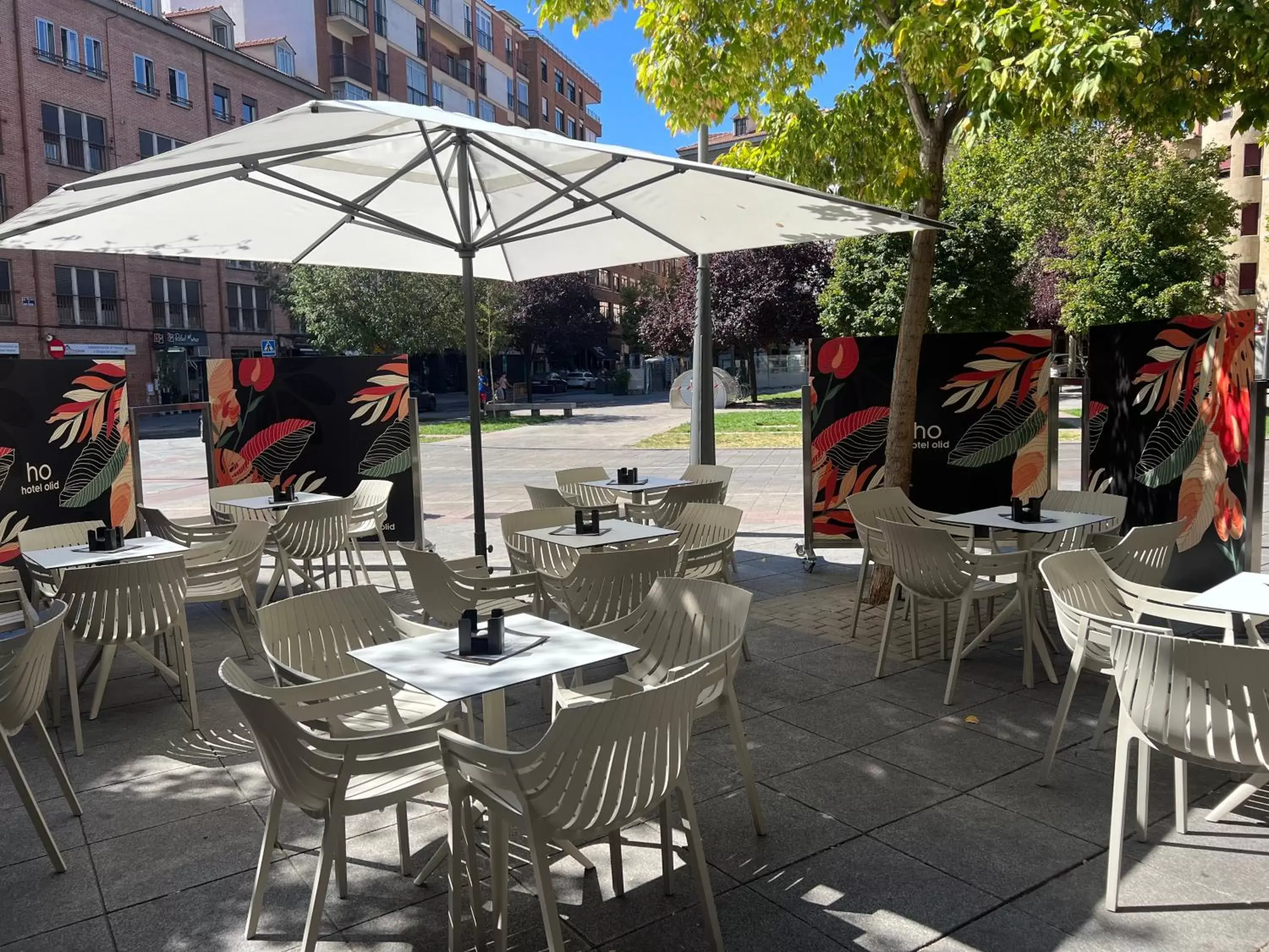 Property building in Hotel Olid Property building in Hotel Olid