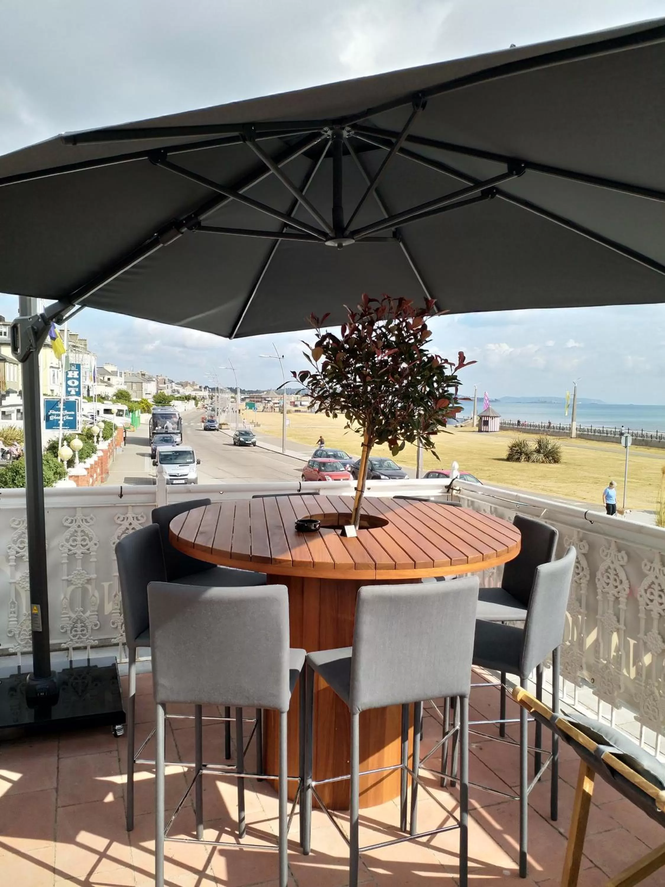 Patio in The Strand Hotel, the former residence of Oscar Wilde