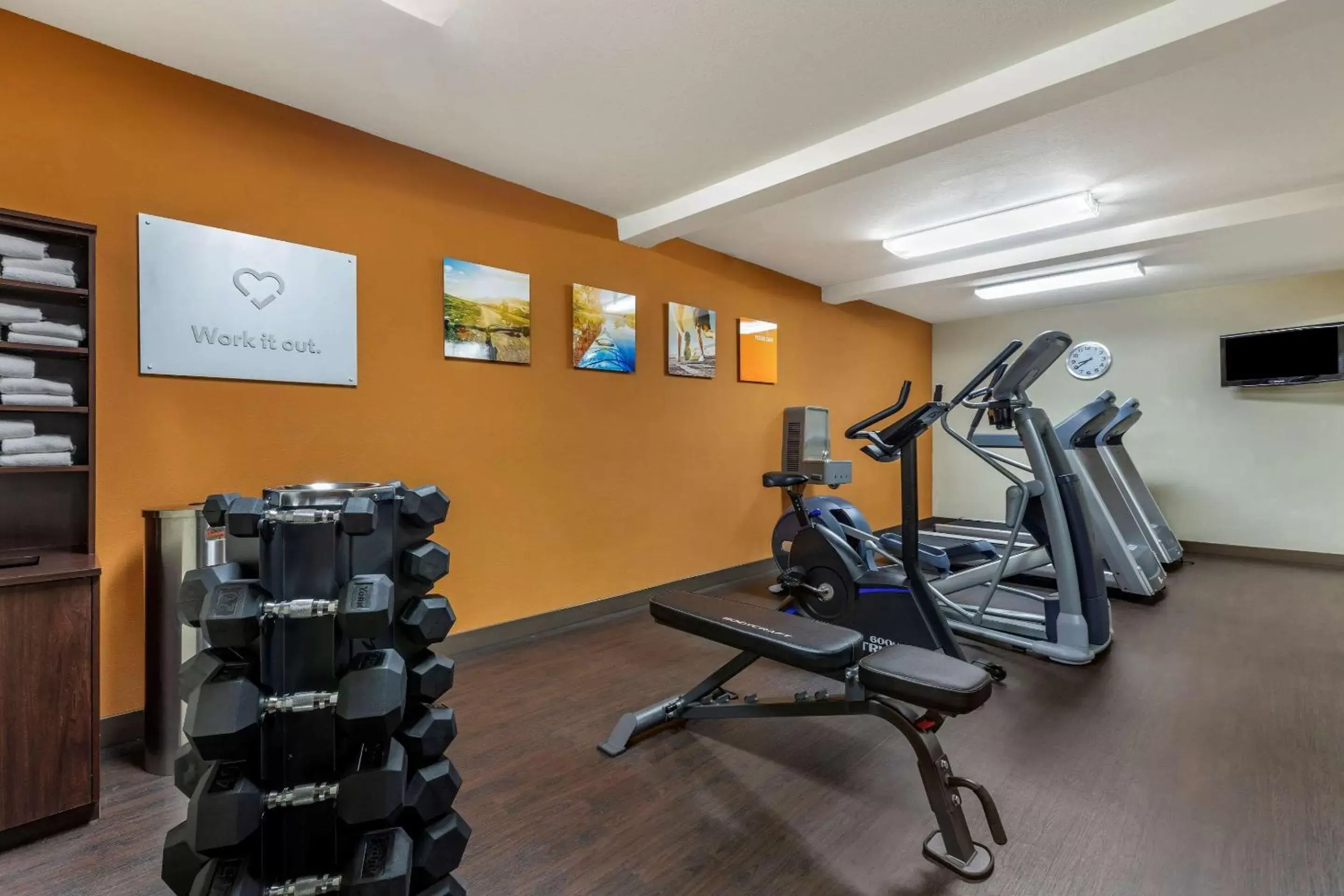 Fitness centre/facilities, Fitness Center/Facilities in Comfort Suites Visalia Convention Center