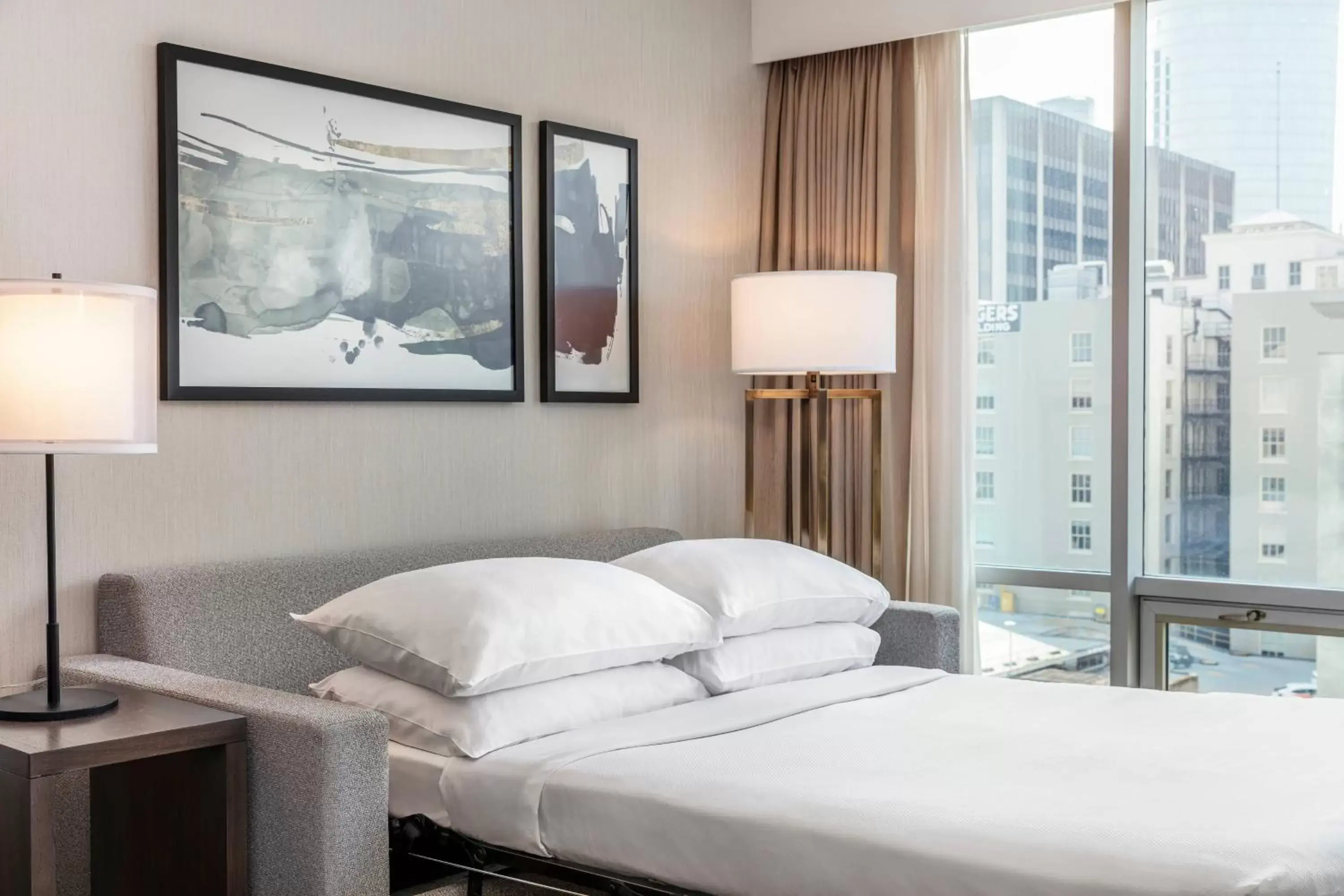 Photo of the whole room, Bed in Delta Hotels by Marriott Vancouver Downtown Suites