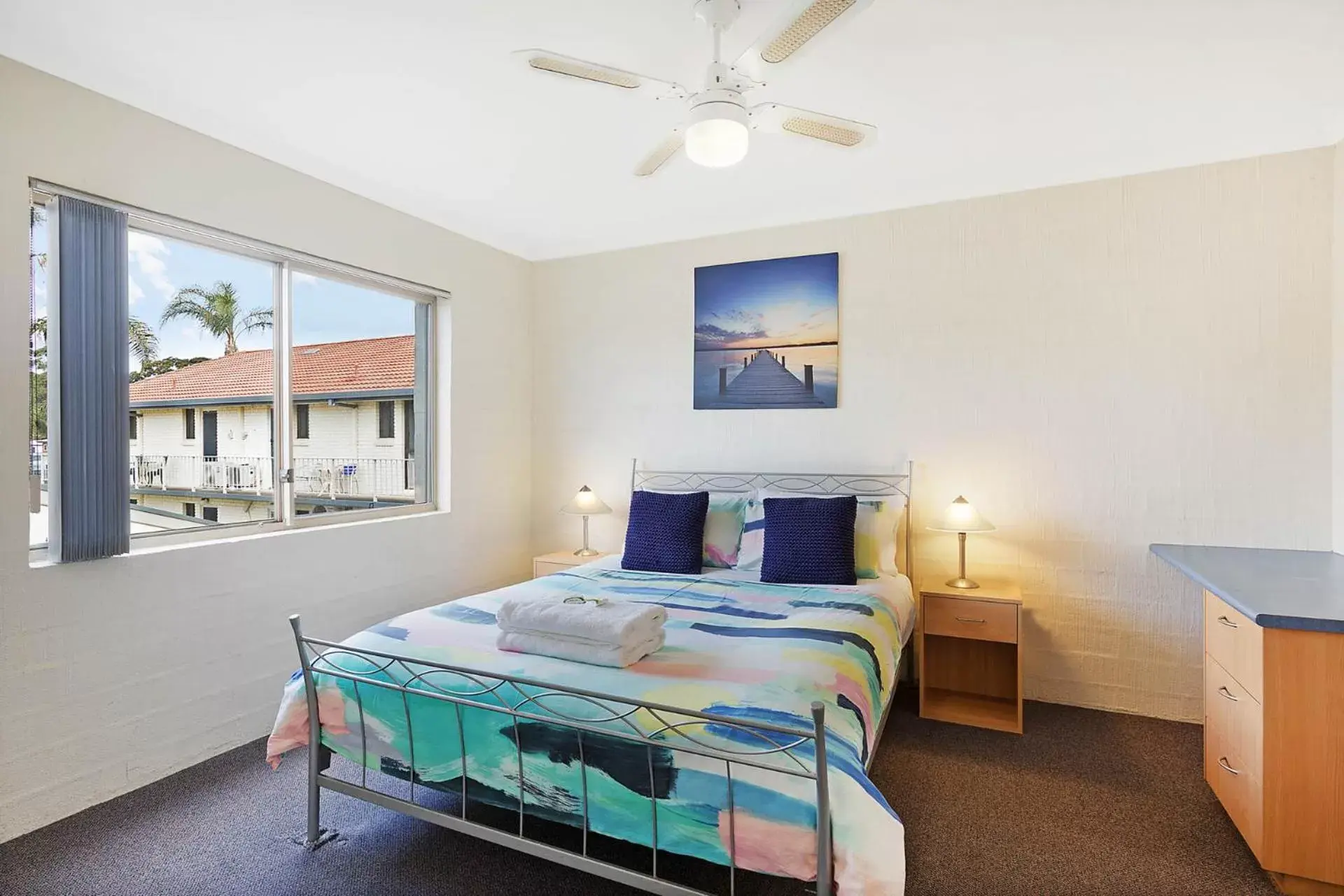 Bedroom, Bed in Sails Luxury Apartments Merimbula