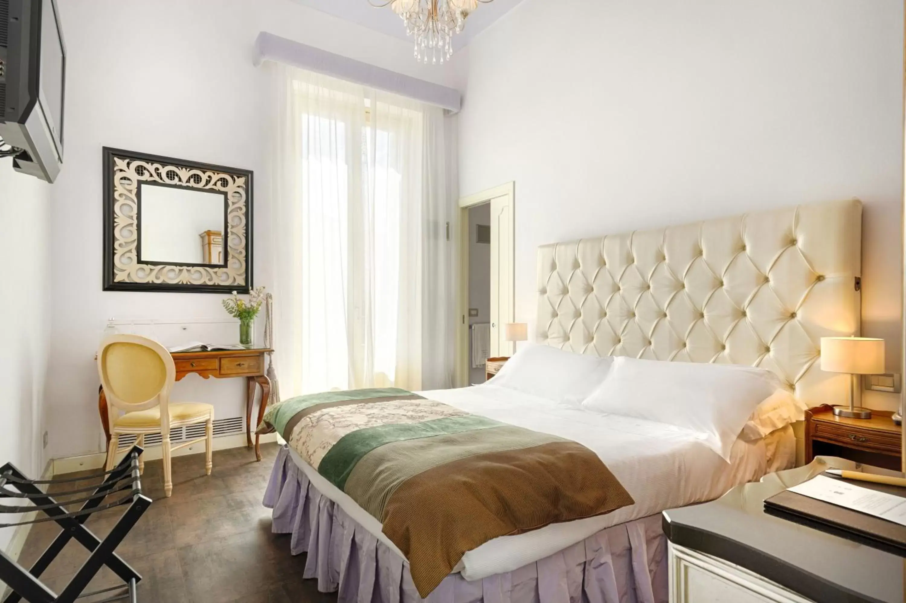 Bedroom, Bed in Relais Antica Badia - San Maurizio 1619