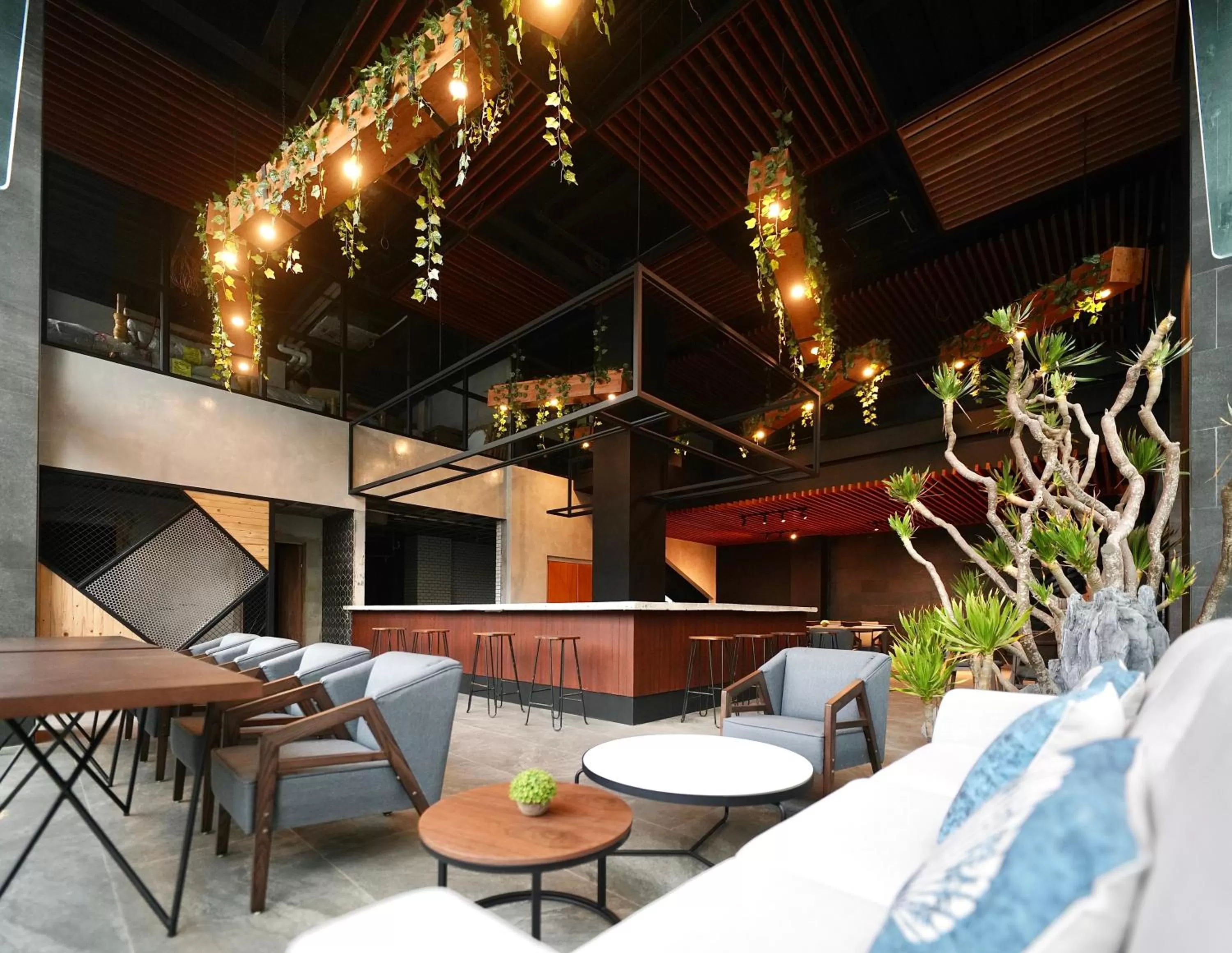 Restaurant/places to eat in H Hotel El Nido - Vegan Friendly Hotel Managed by H Hospitality Group