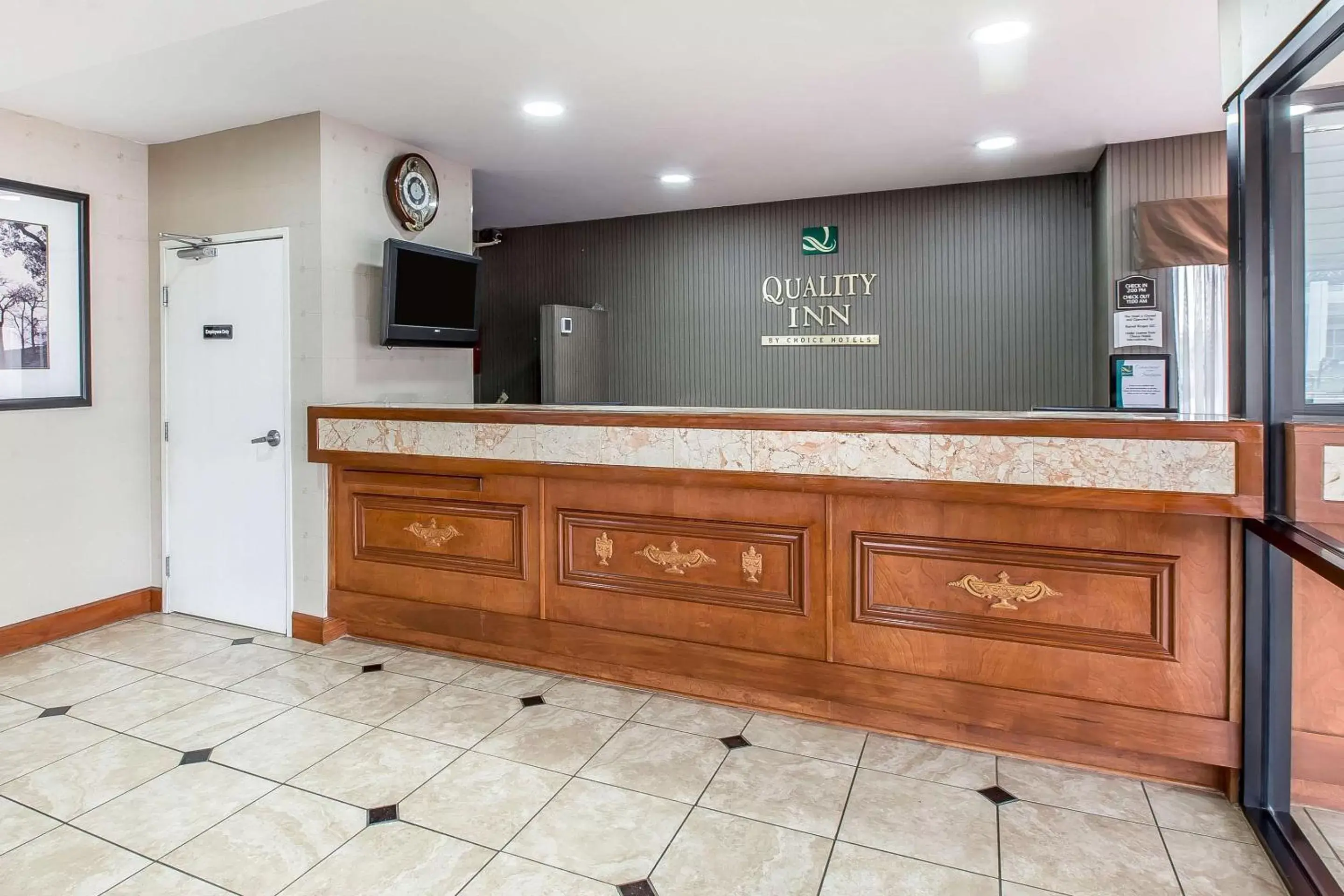 Property building, Lobby/Reception in Quality Inn Montgomery South