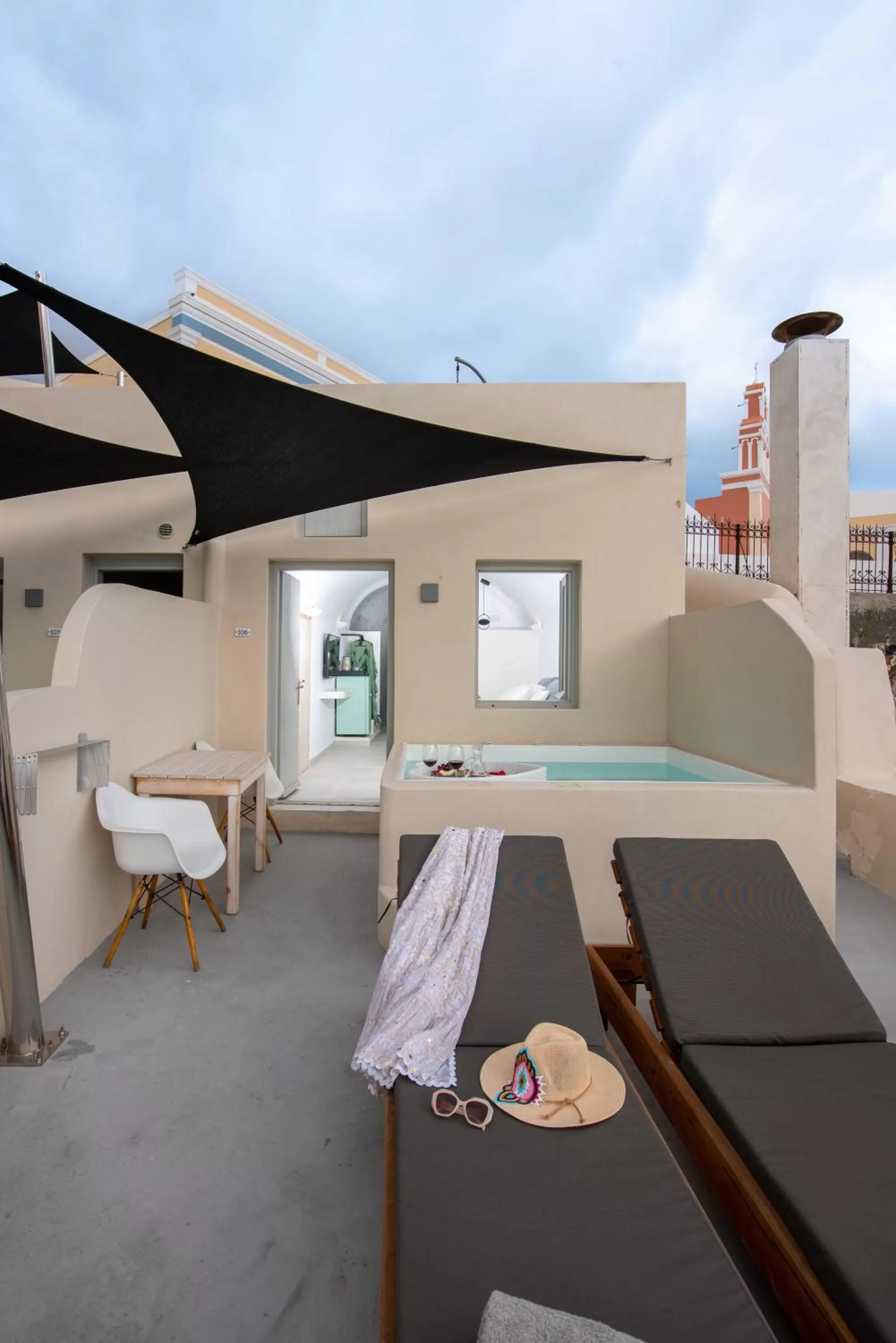 Caldera Cliff Illusion