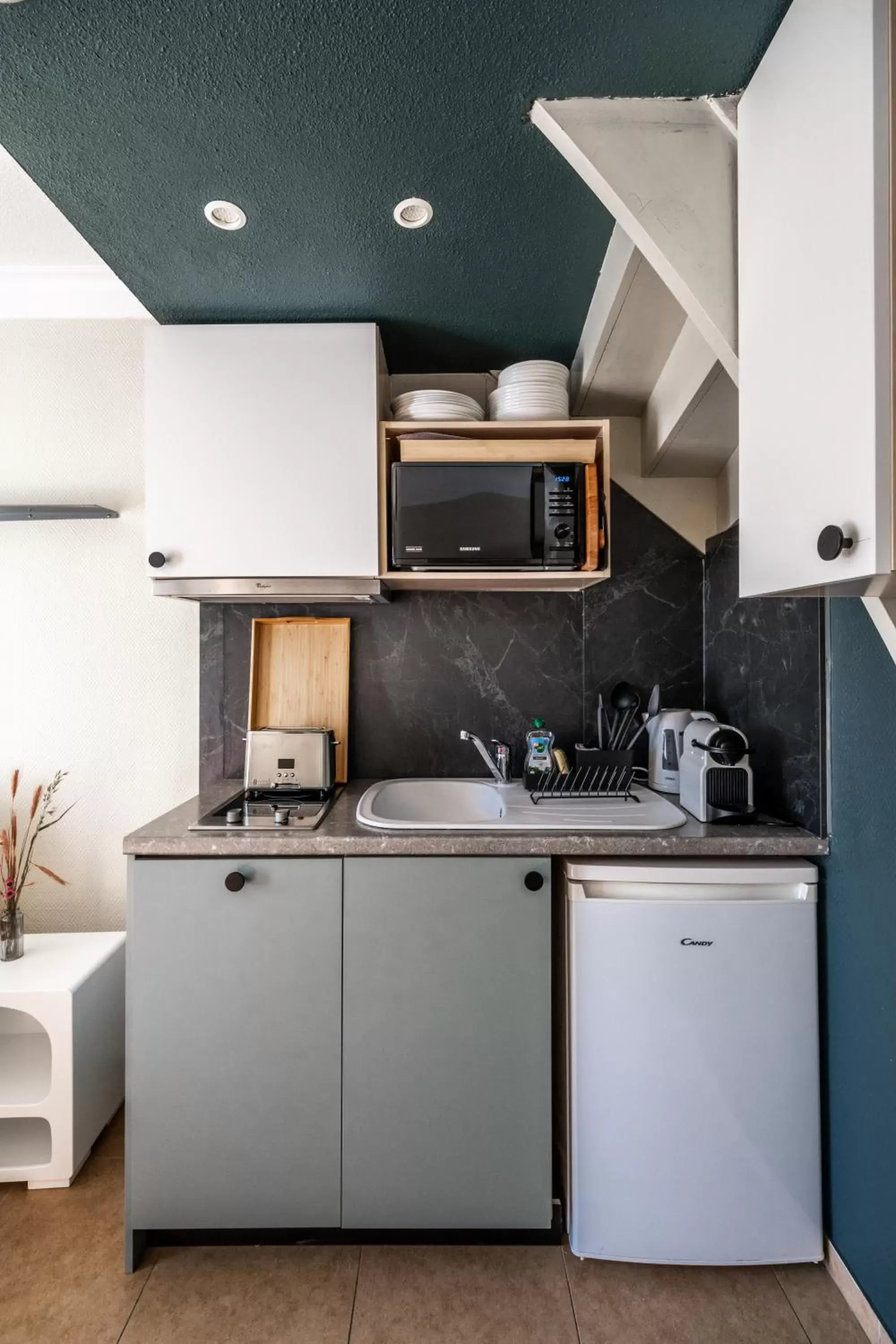 Kitchen/Kitchenette in Résidence Chateau d'Acotz - Avec piscine à 600m des plages à Saint-Jean-de-Luz